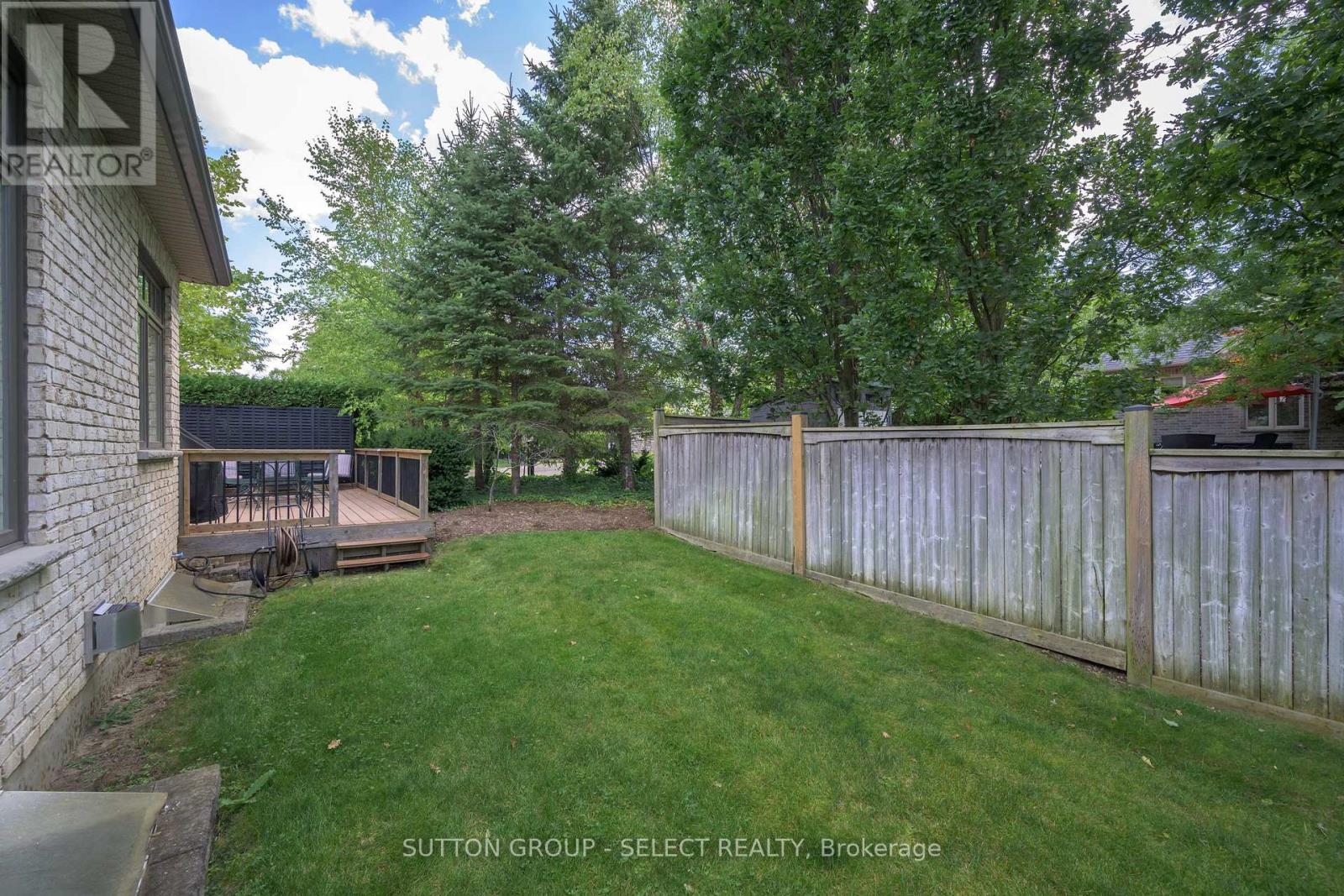 61 - 2014 Valleyrun Boulevard, London North (North R), Ontario  N6G 5N8 - Photo 36 - X12383634