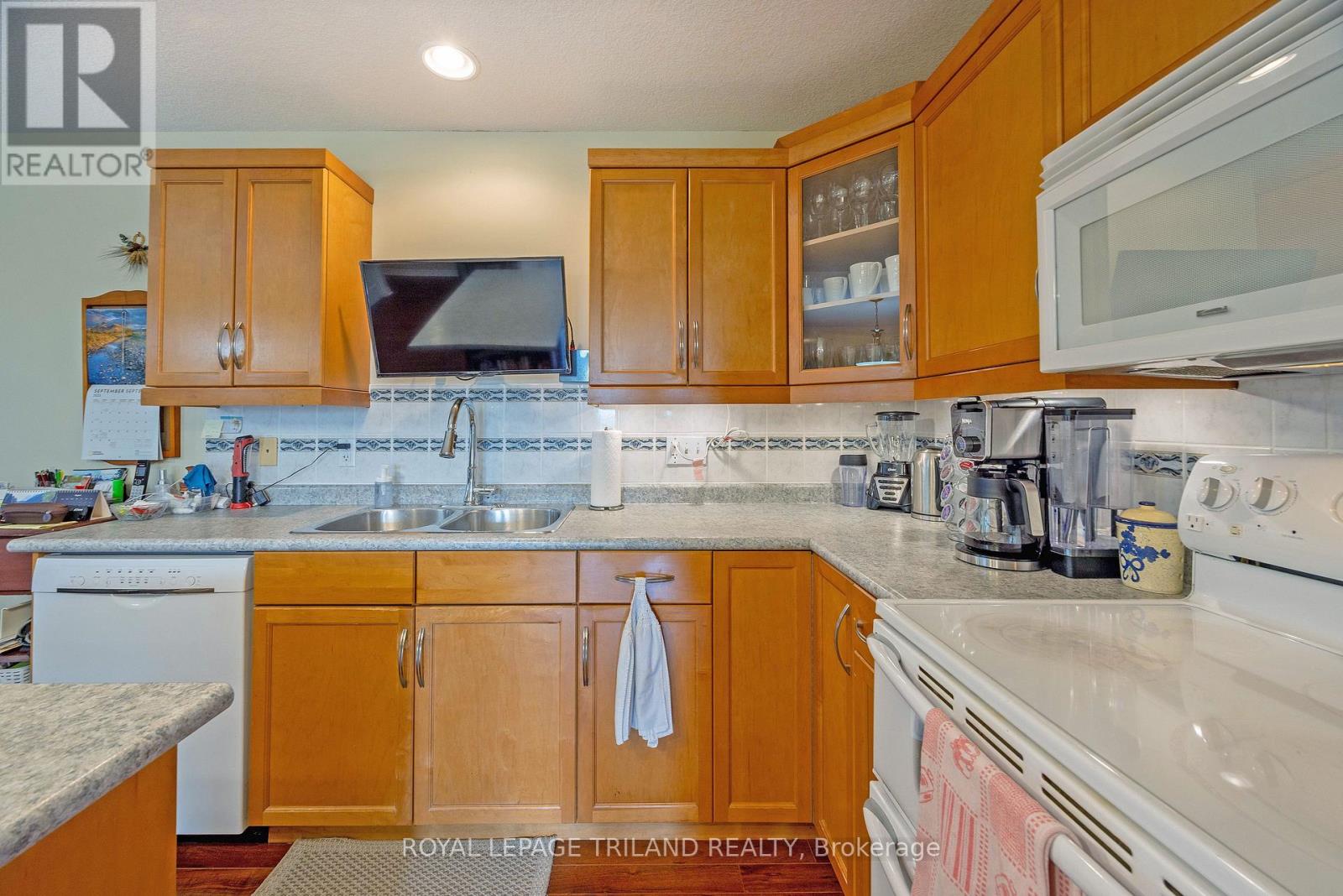 18 Coleman Court, St. Thomas, Ontario  N5R 0A5 - Photo 10 - X12383710