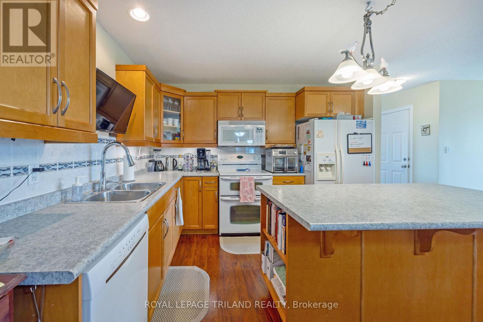 18 Coleman Court, St. Thomas, Ontario  N5R 0A5 - Photo 11 - X12383710