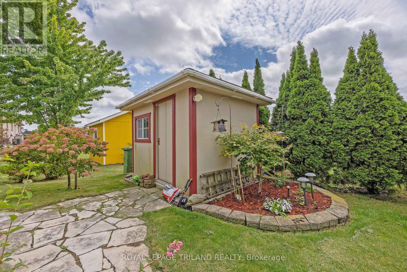 18 Coleman Court, St. Thomas, Ontario  N5R 0A5 - Photo 31 - X12383710