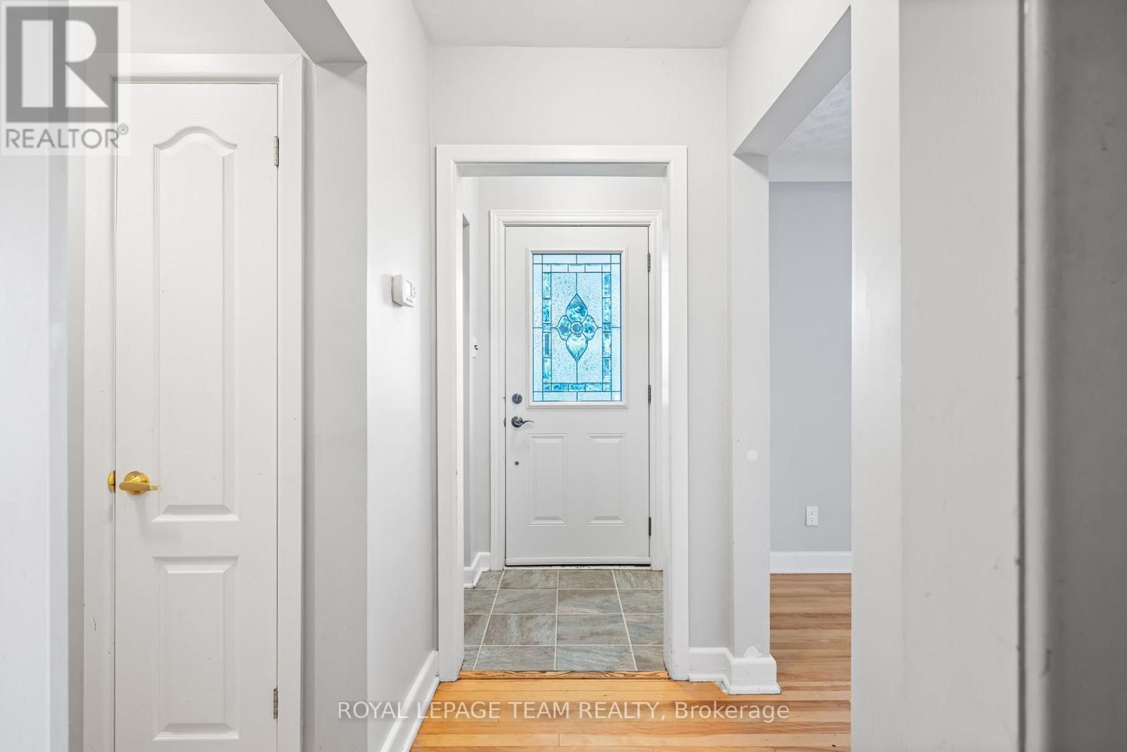 31 Savuto Way Street, Ottawa, Ontario  K2G 2S9 - Photo 5 - X12383757