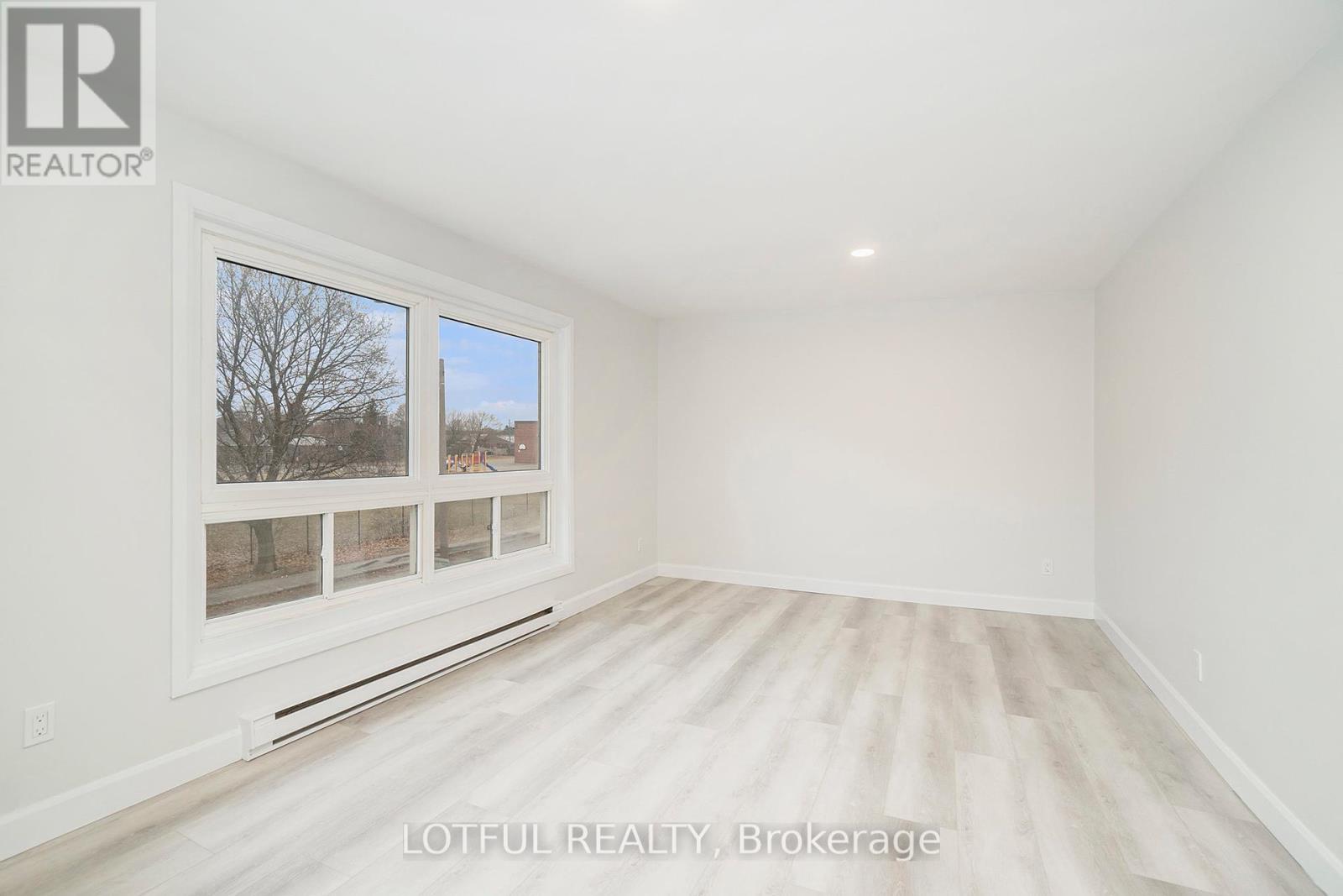 484 Queen Mary Street, Ottawa, Ontario  K1K 1W2 - Photo 5 - X12383772