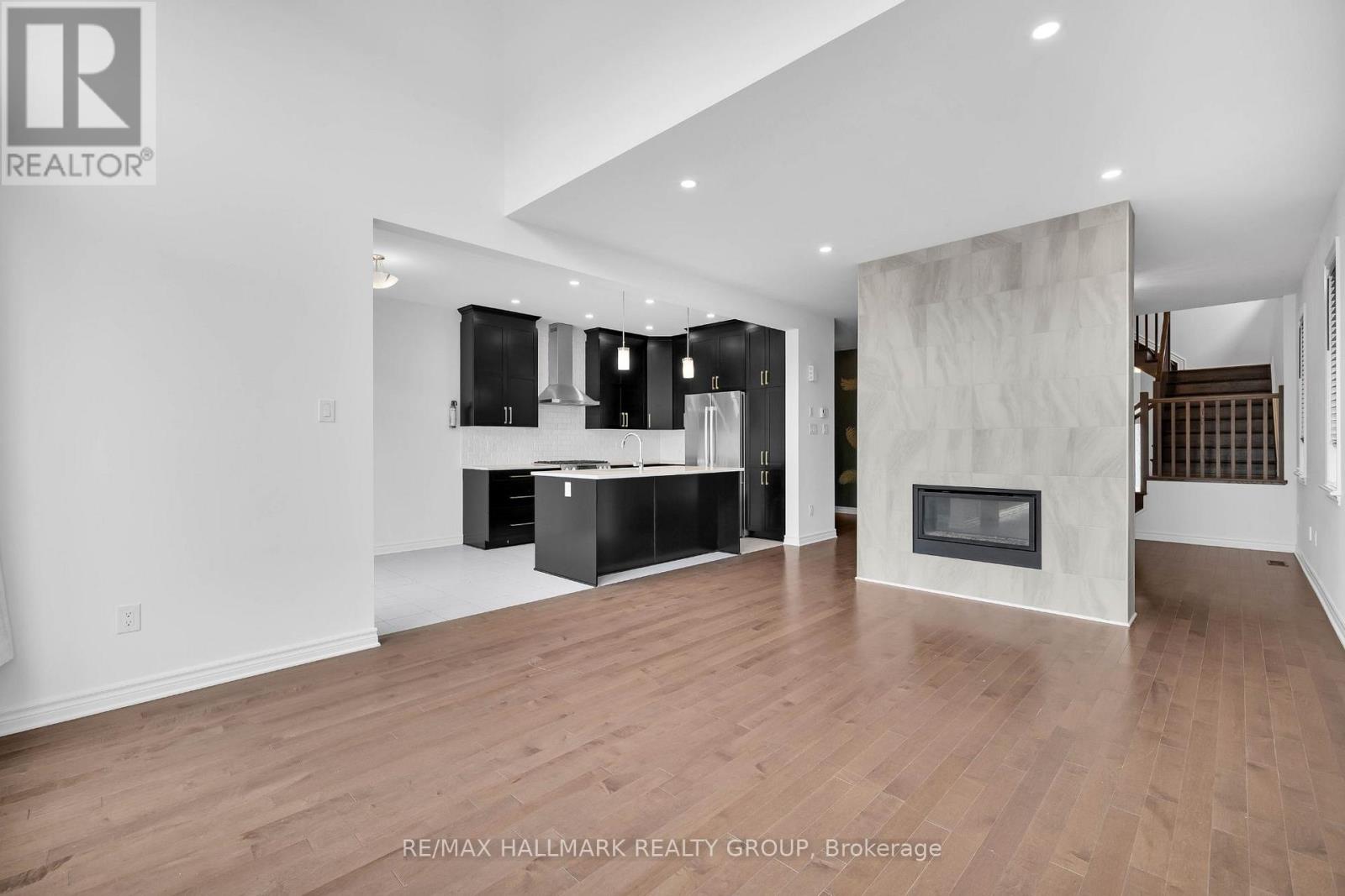 276 Big Dipper Street, Ottawa, Ontario  K4M 0J6 - Photo 9 - X12383784