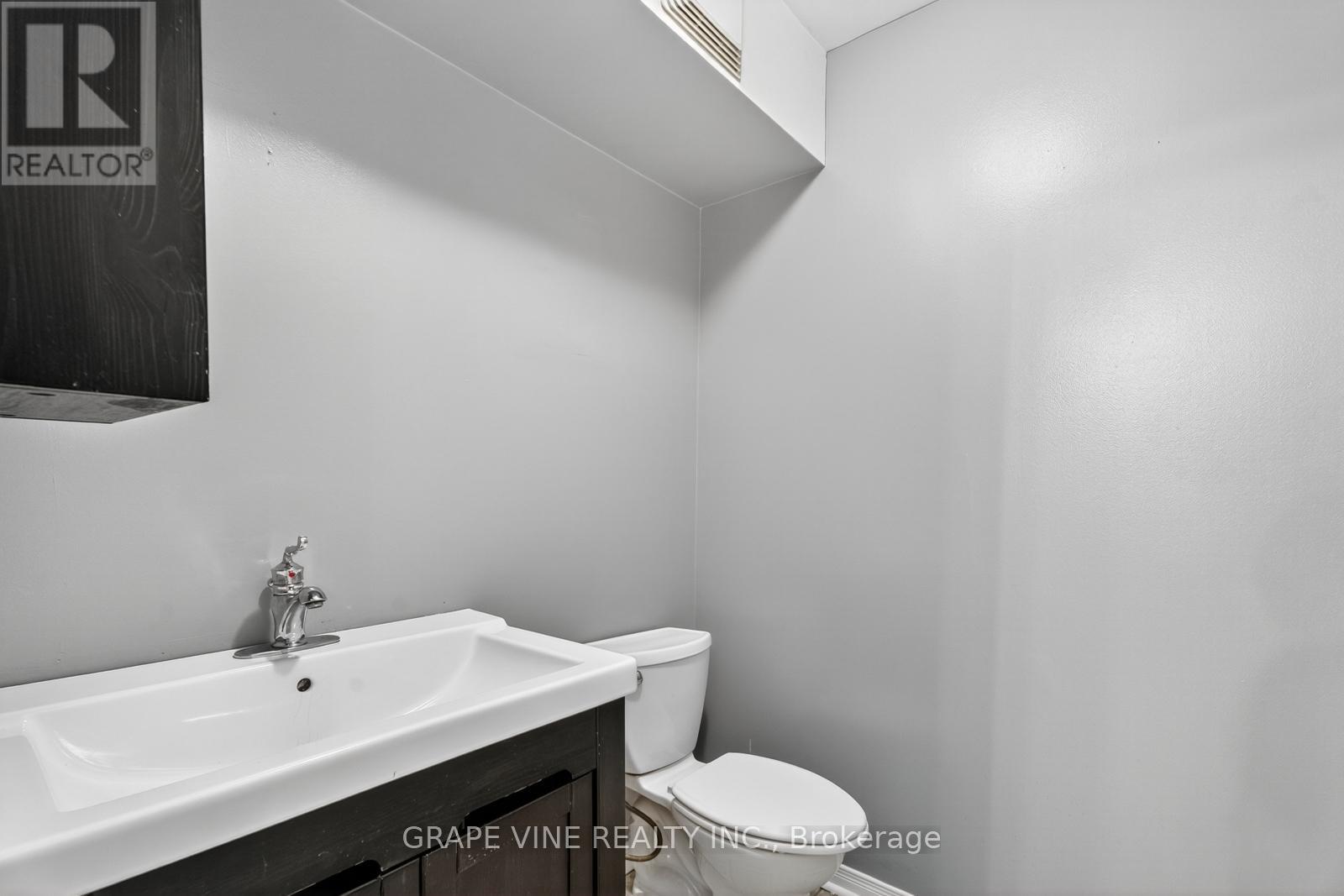 606 Tanguay Court, Ottawa, Ontario  K2L 3X3 - Photo 16 - X12383787