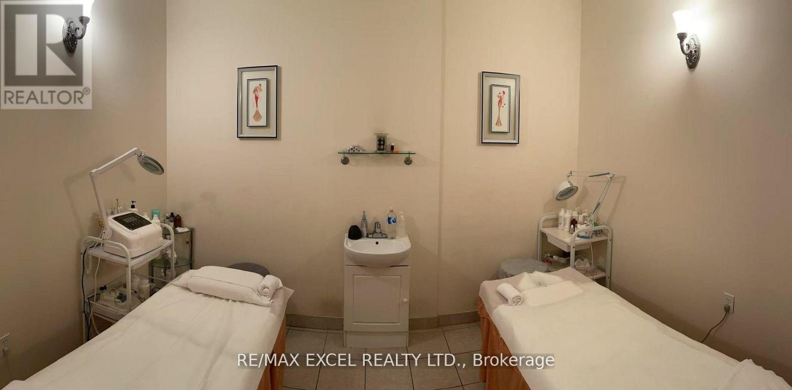 3610 Victoria Park Avenue, Toronto, Ontario  M2H 3B2 - Photo 3 - C12383491