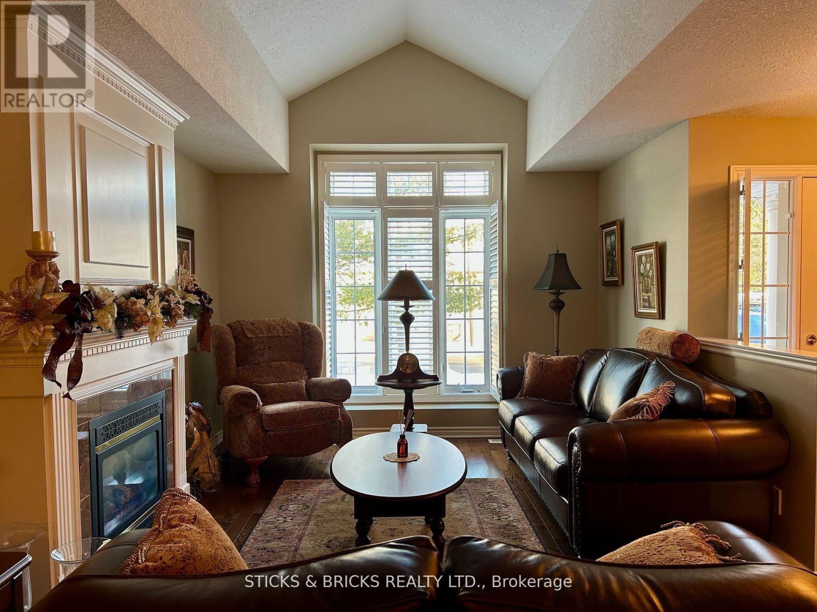 12 - 3241 Montrose Road, Niagara Falls, Ontario  L2H 3L3 - Photo 6 - X12383793