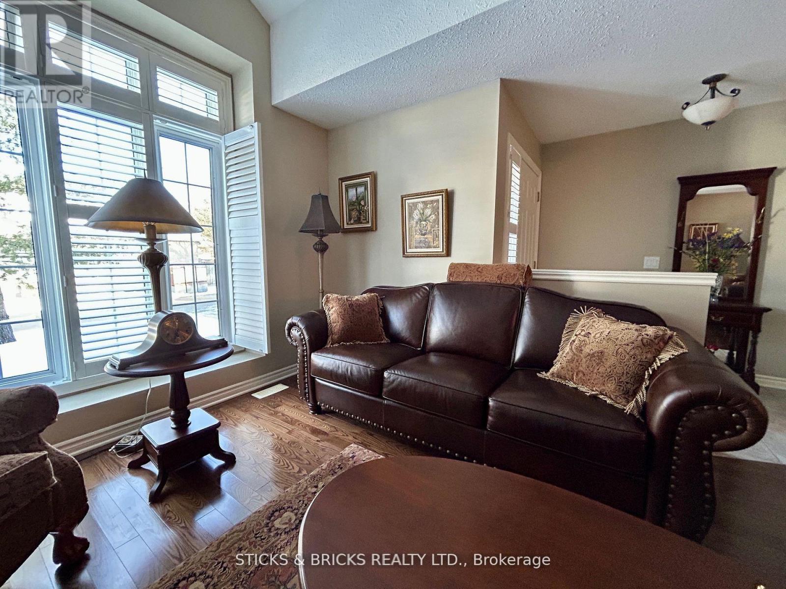 12 - 3241 Montrose Road, Niagara Falls, Ontario  L2H 3L3 - Photo 8 - X12383793