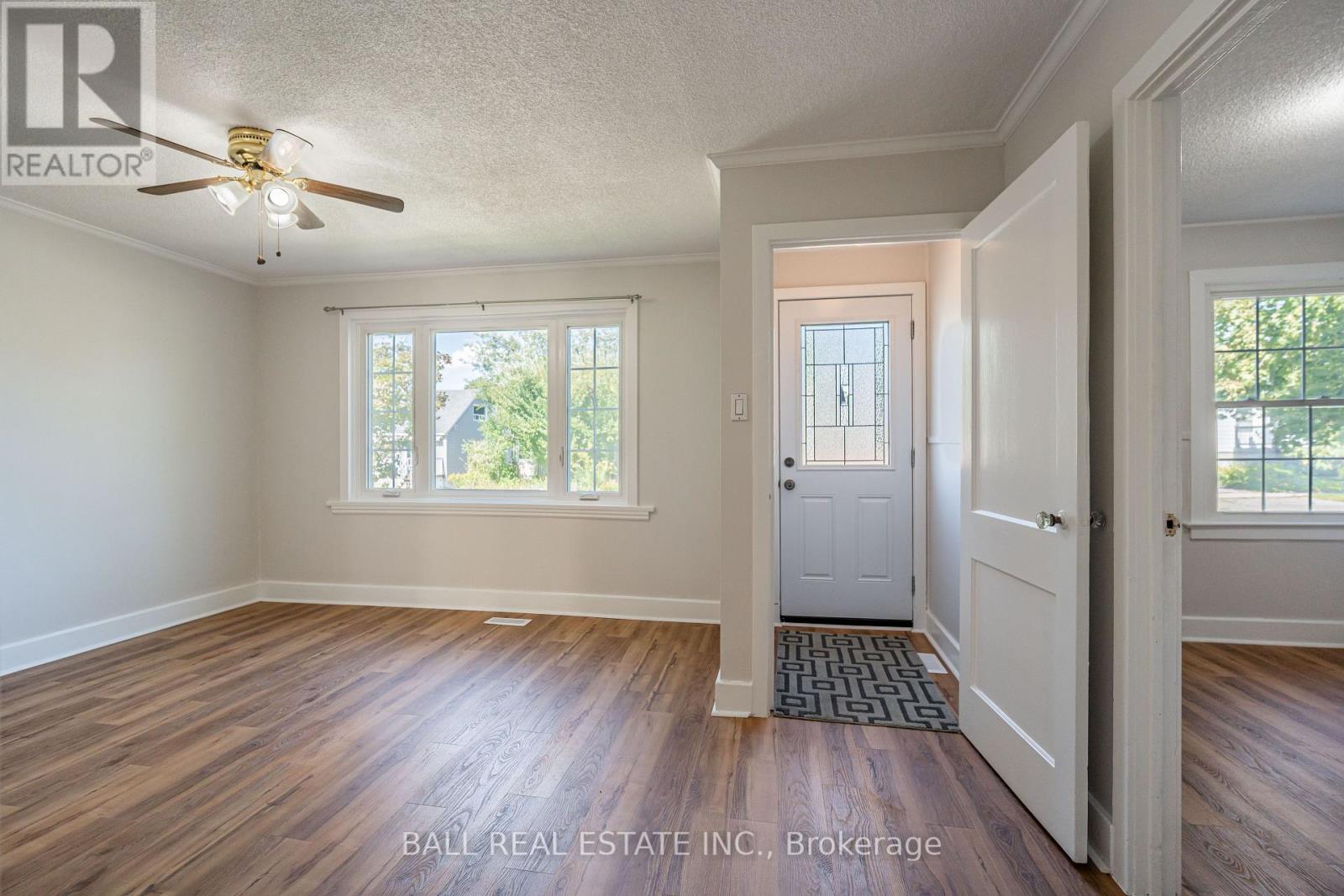 5 Wallace Street, Peterborough, Ontario  K9H 1A8 - Photo 4 - X12383605