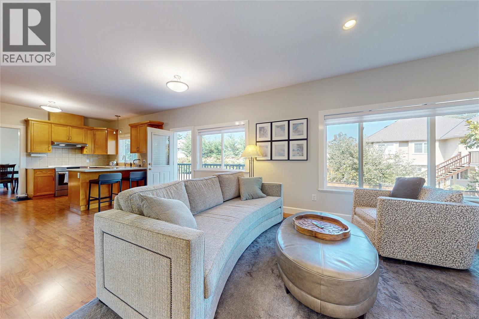 Property at 812 Rogers Close image 5