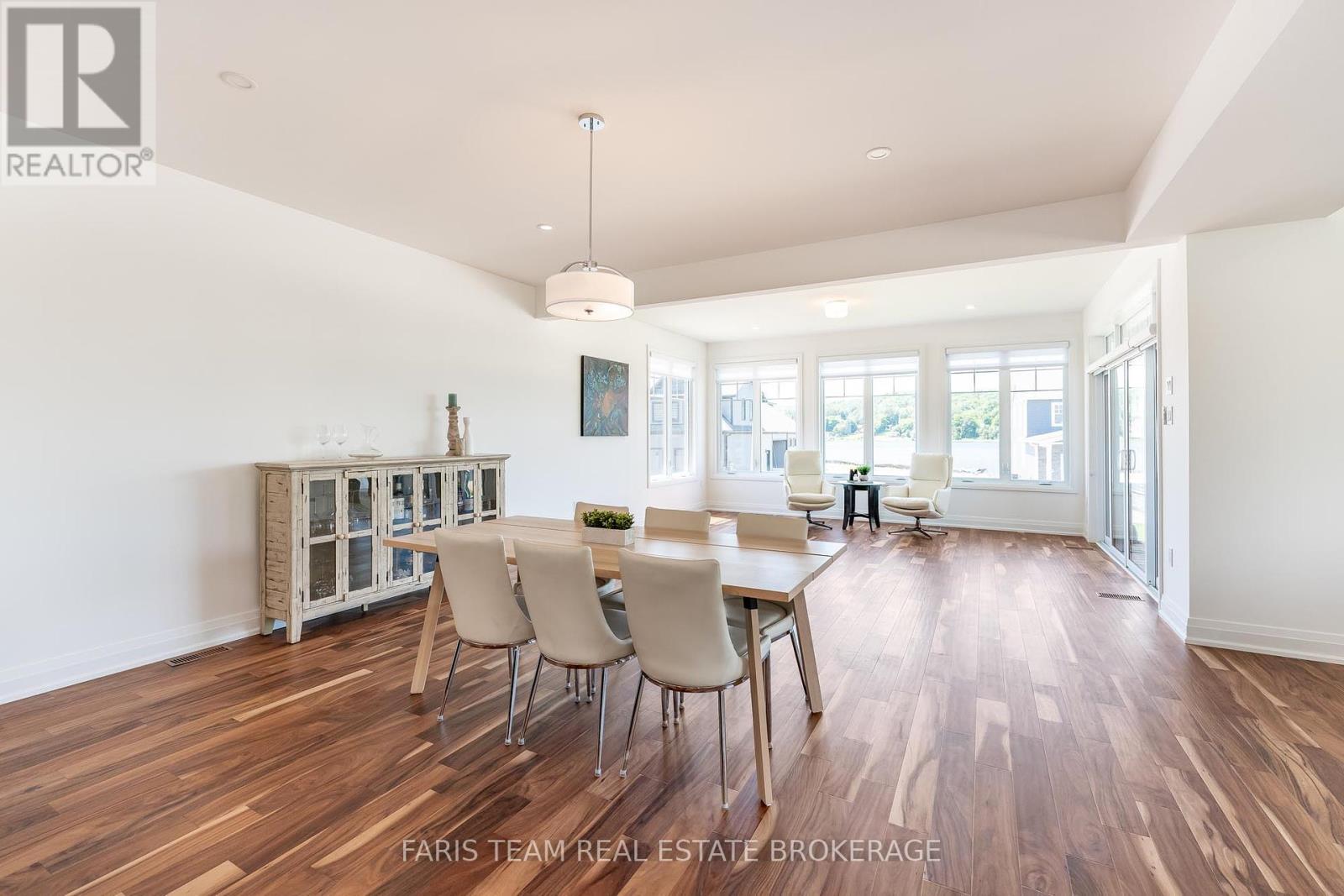 38 Magazine Street, Penetanguishene, Ontario  L9M 0W7 - Photo 11 - S12383549