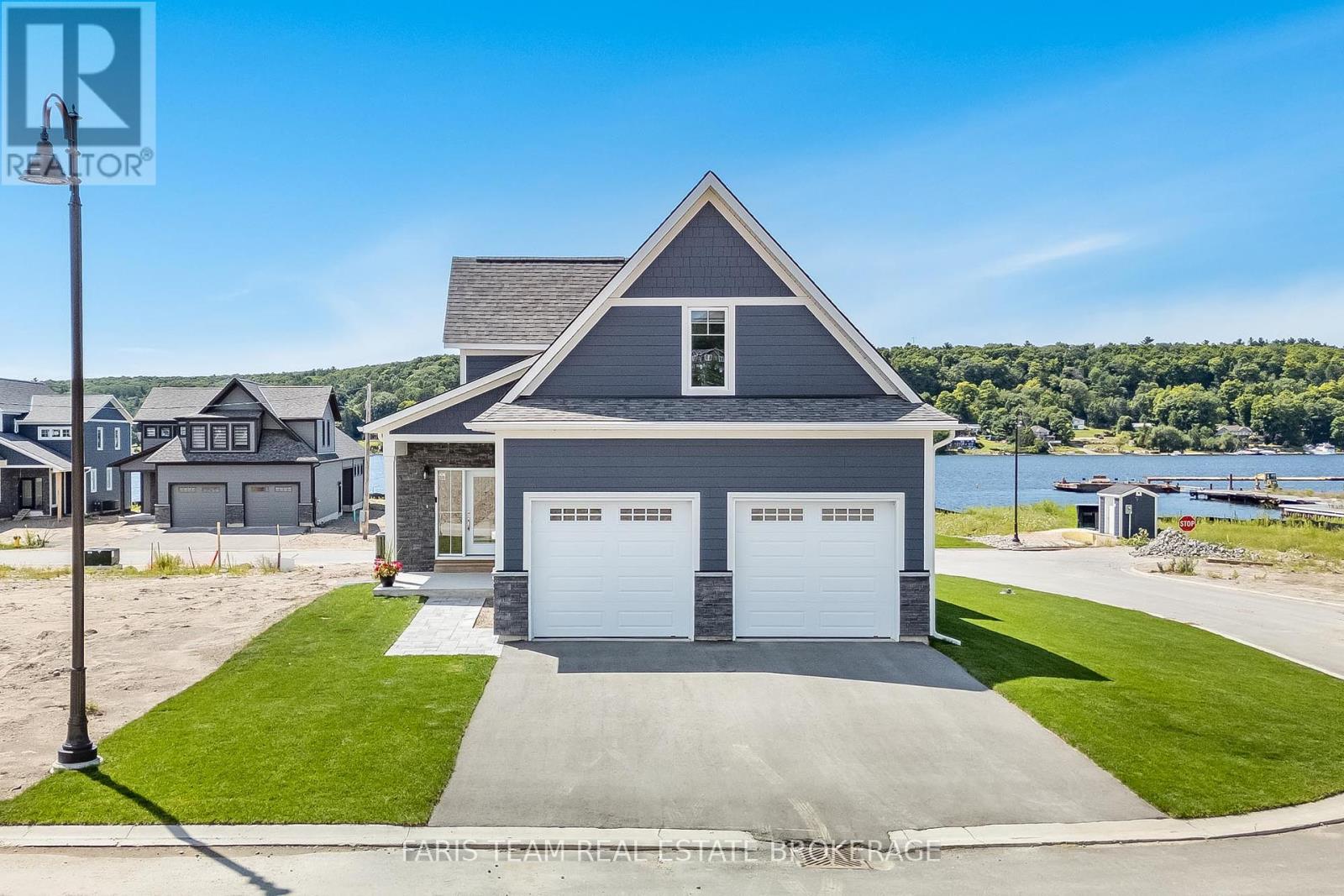38 Magazine Street, Penetanguishene, Ontario  L9M 0W7 - Photo 2 - S12383549