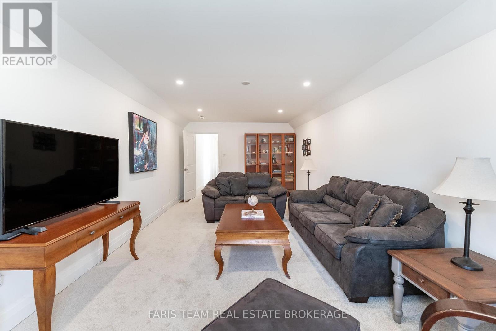 38 Magazine Street, Penetanguishene, Ontario  L9M 0W7 - Photo 23 - S12383549