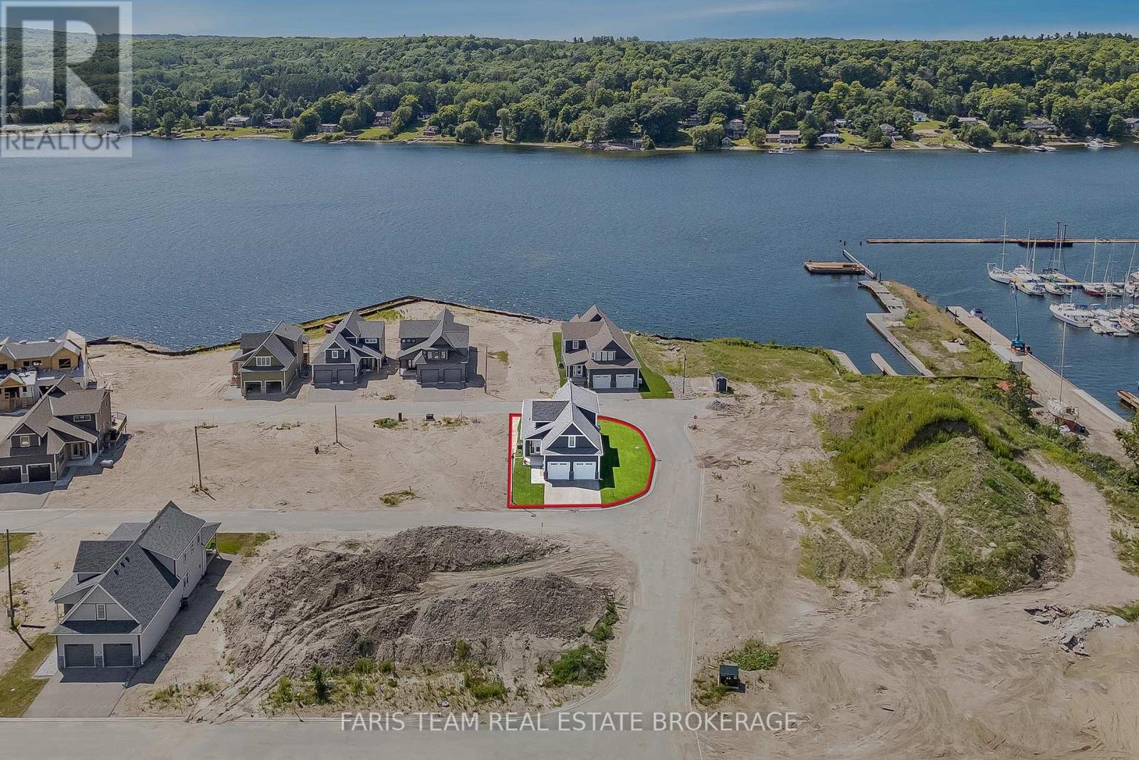 38 Magazine Street, Penetanguishene, Ontario  L9M 0W7 - Photo 3 - S12383549