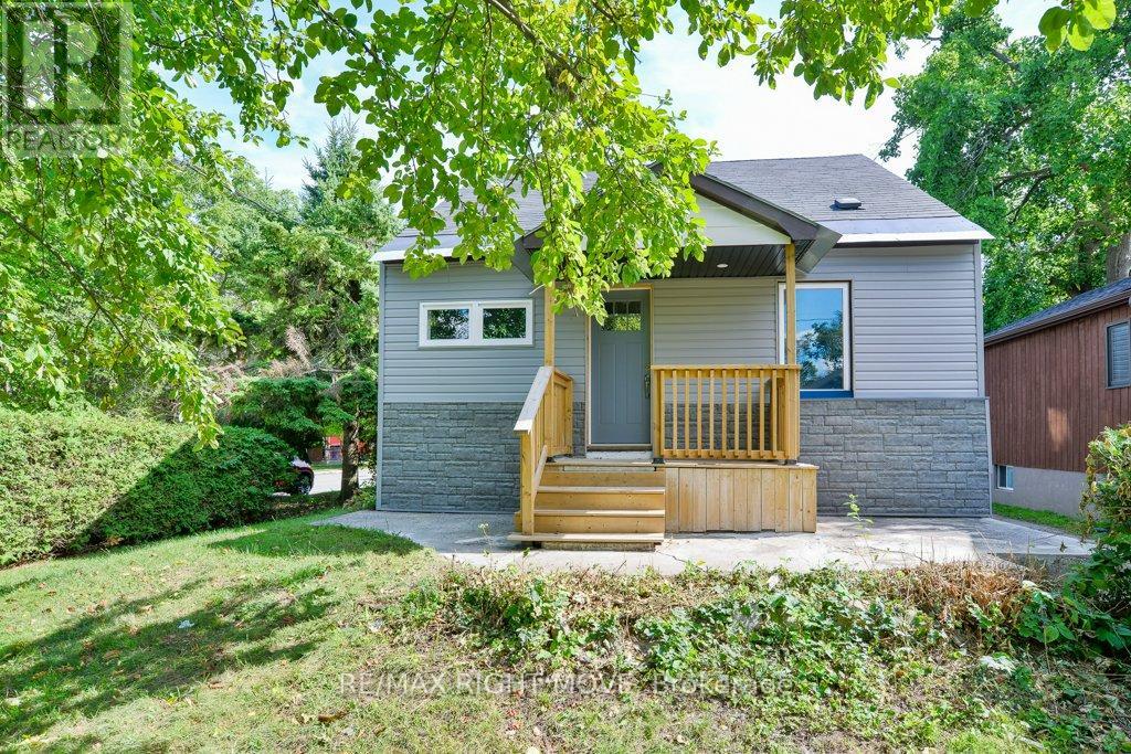 299 Mary Street, Orillia, Ontario  L3V 3E9 - Photo 1 - S12383554