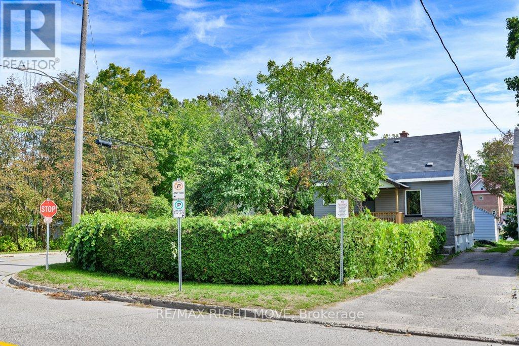 299 Mary Street, Orillia, Ontario  L3V 3E9 - Photo 35 - S12383554