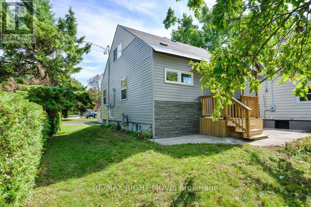 299 Mary Street, Orillia, Ontario  L3V 3E9 - Photo 36 - S12383554