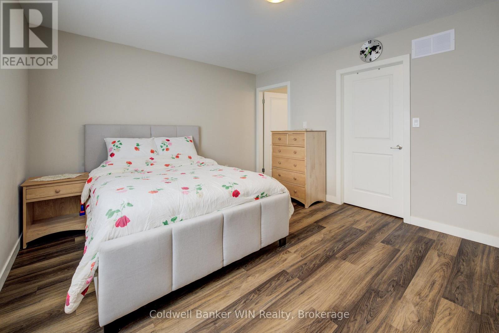 780 Waterloo Street, Wellington North (Mount Forest), Ontario  N0G 2L3 - Photo 21 - X12383794