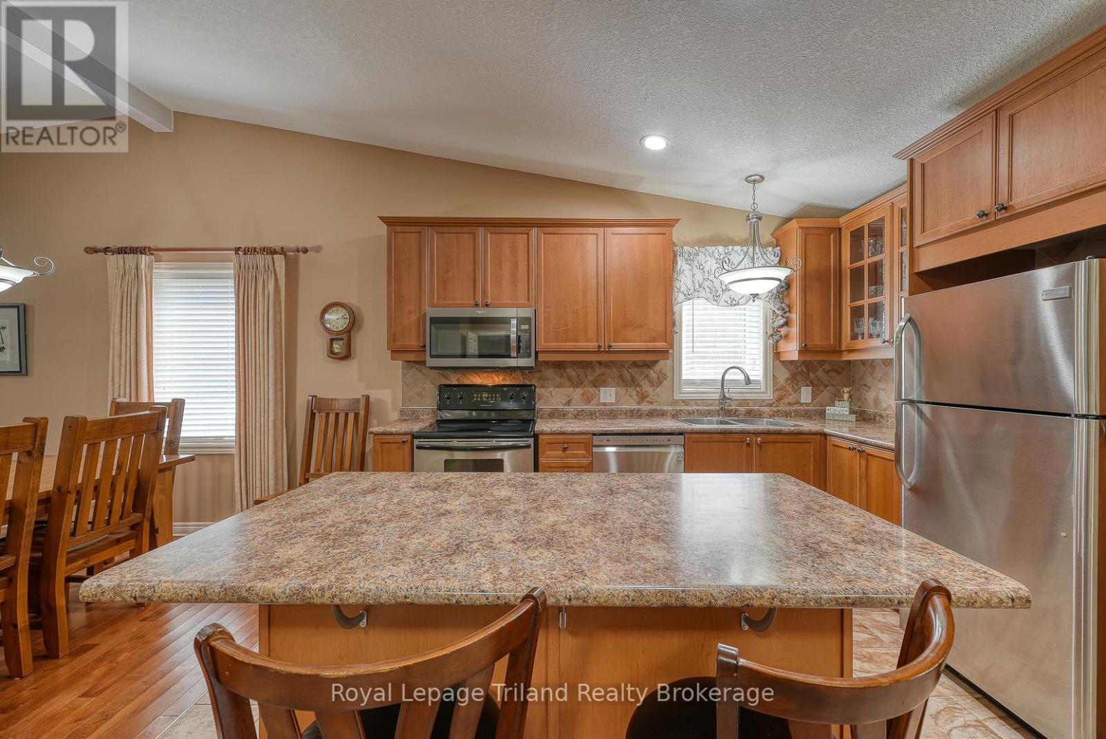 1 - 54 Garden Avenue, Brantford, Ontario  N3S 0A1 - Photo 11 - X12383632