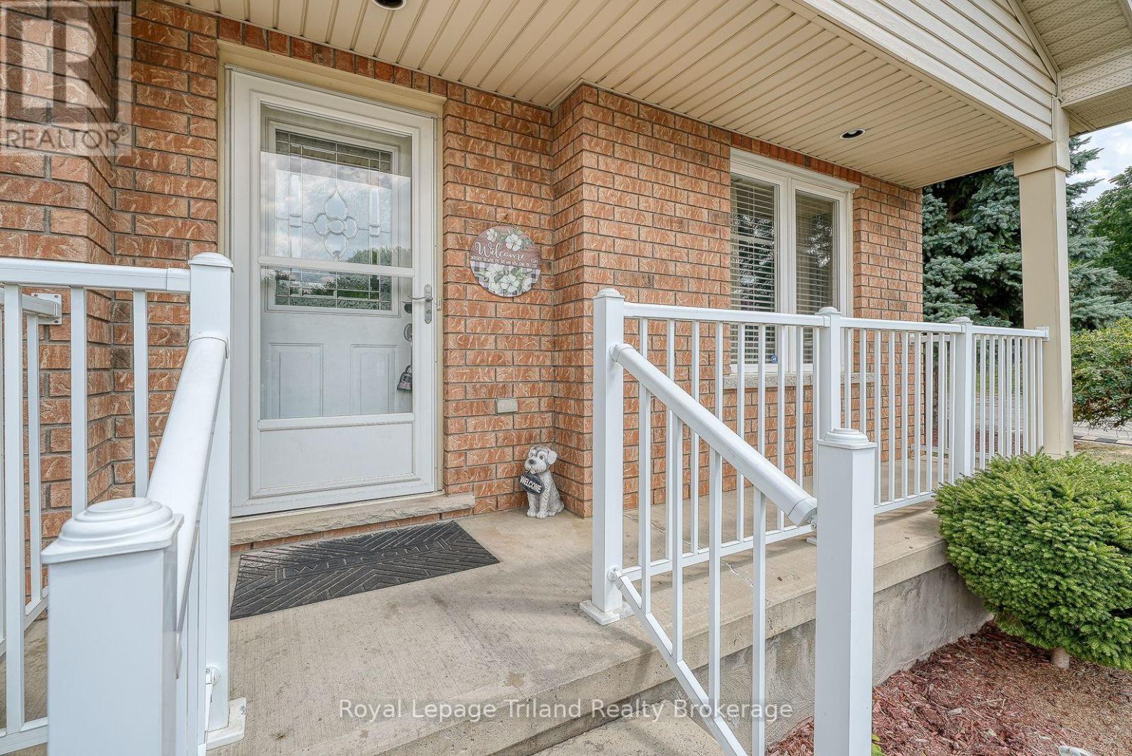 1 - 54 Garden Avenue, Brantford, Ontario  N3S 0A1 - Photo 4 - X12383632