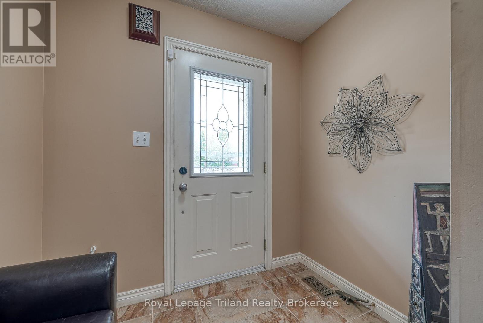 1 - 54 Garden Avenue, Brantford, Ontario  N3S 0A1 - Photo 5 - X12383632