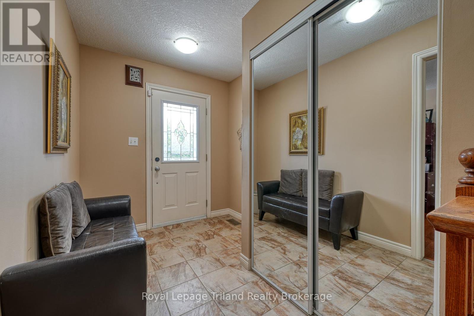 1 - 54 Garden Avenue, Brantford, Ontario  N3S 0A1 - Photo 6 - X12383632