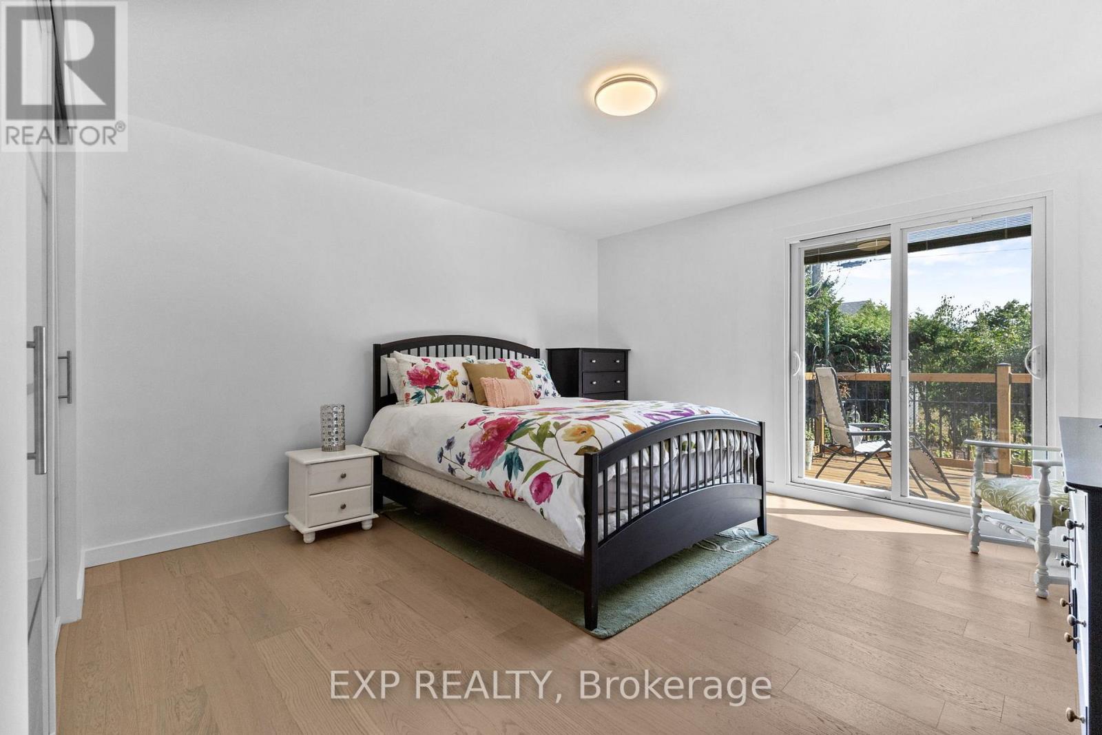 1502 Farnsworth Avenue, Ottawa, Ontario  K1H 7C3 - Photo 25 - X12375871