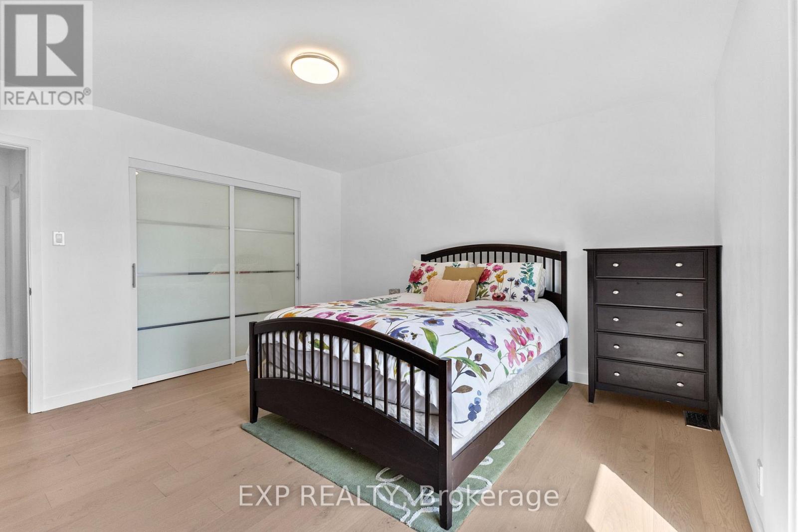 1502 Farnsworth Avenue, Ottawa, Ontario  K1H 7C3 - Photo 27 - X12375871