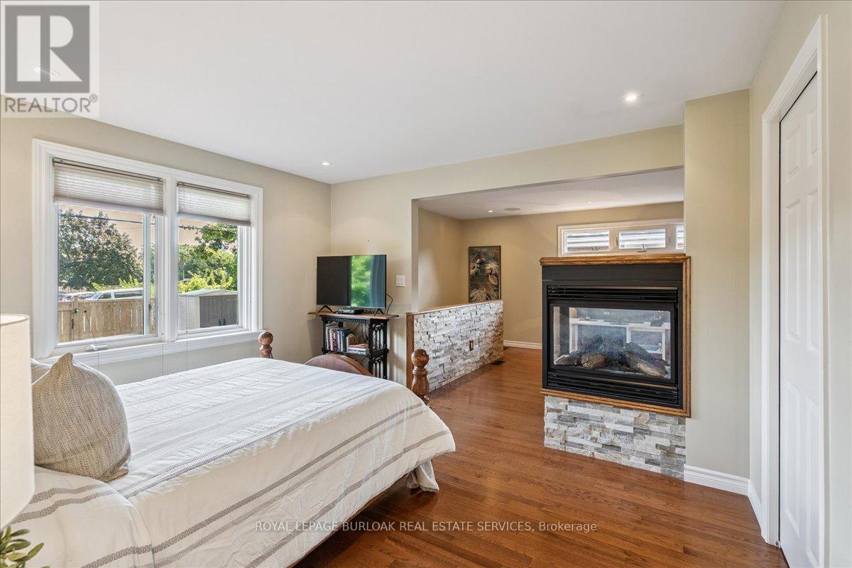 1424 Alfred Crescent, Burlington (Brant), Ontario  L7S 1K7 - Photo 13 - W12383486