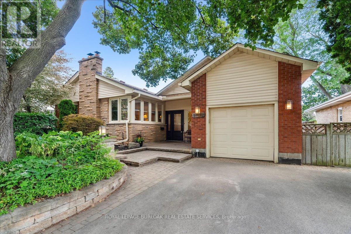 1424 Alfred Crescent, Burlington (Brant), Ontario  L7S 1K7 - Photo 2 - W12383486