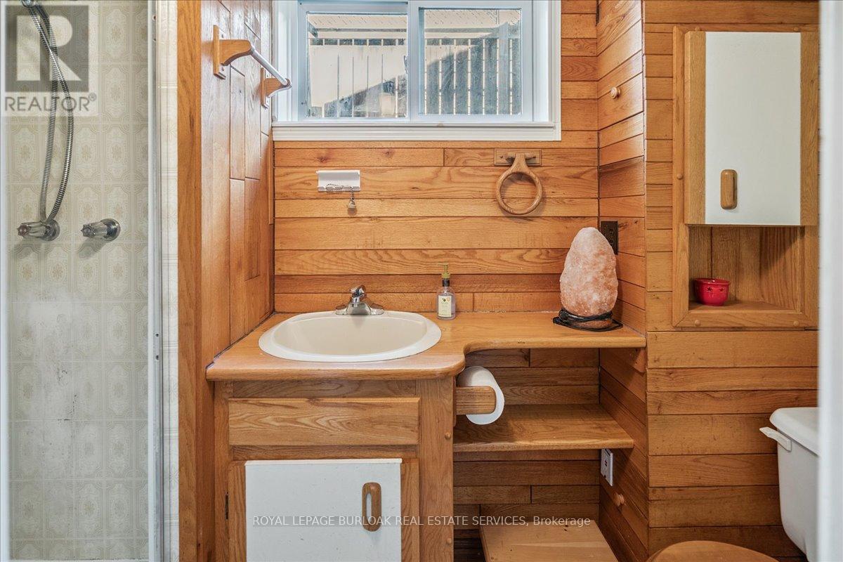 1424 Alfred Crescent, Burlington (Brant), Ontario  L7S 1K7 - Photo 20 - W12383486