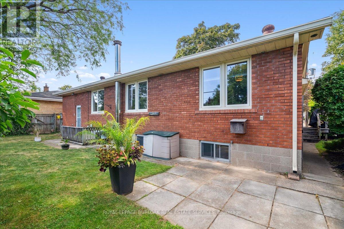 1424 Alfred Crescent, Burlington (Brant), Ontario  L7S 1K7 - Photo 24 - W12383486