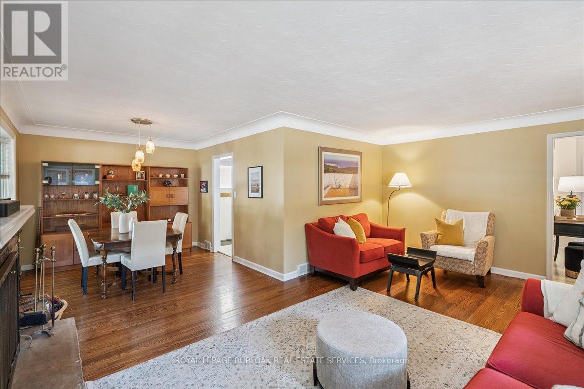 1424 Alfred Crescent, Burlington (Brant), Ontario  L7S 1K7 - Photo 6 - W12383486