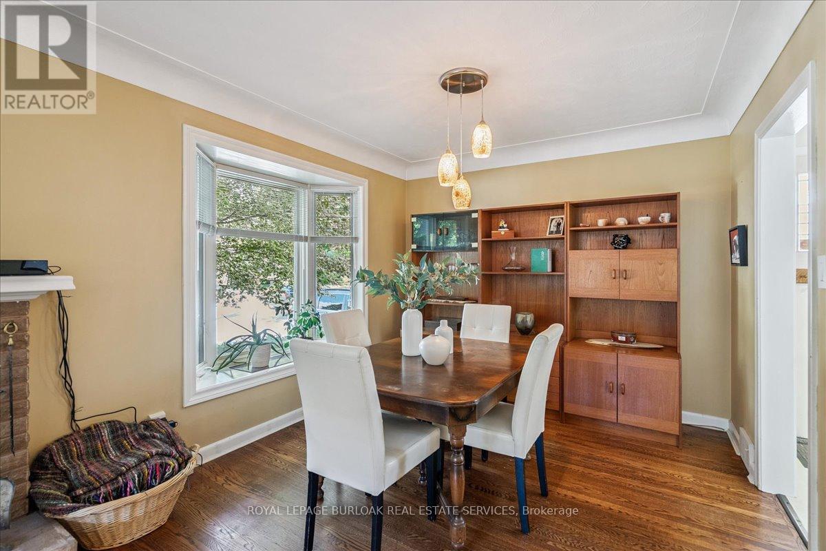 1424 Alfred Crescent, Burlington (Brant), Ontario  L7S 1K7 - Photo 7 - W12383486