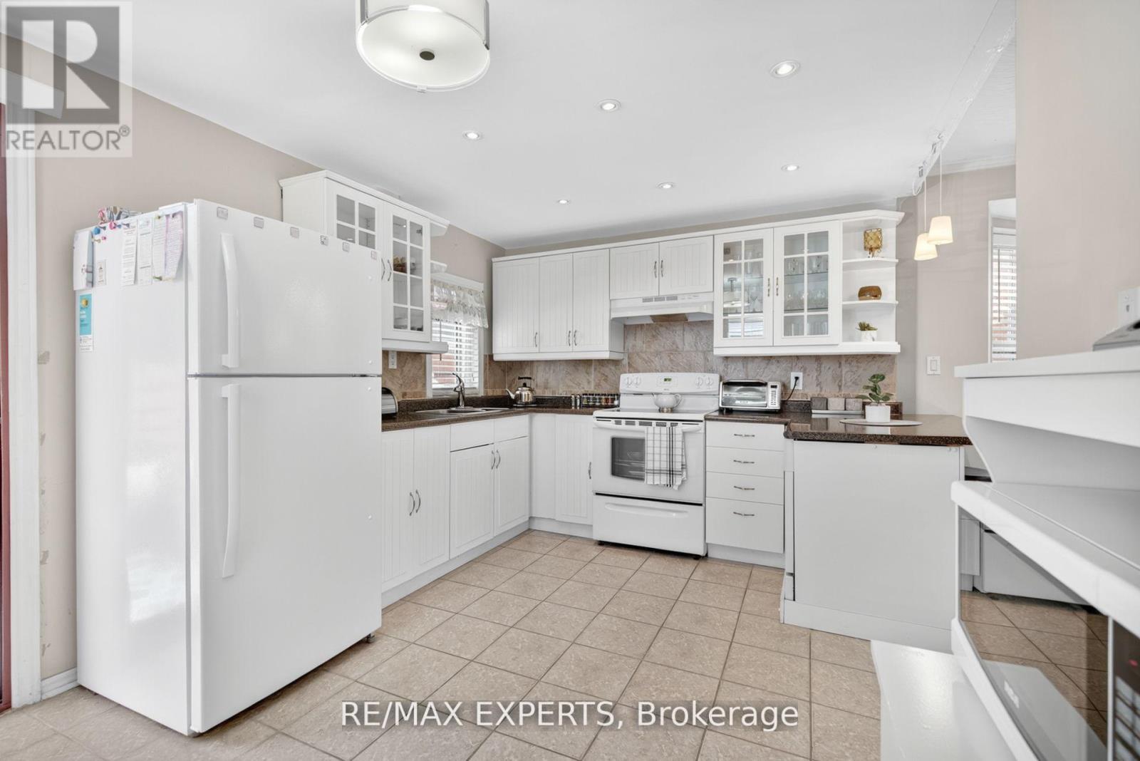 257 John Street, Toronto, Ontario  M9N 1K1 - Photo 15 - W12383513