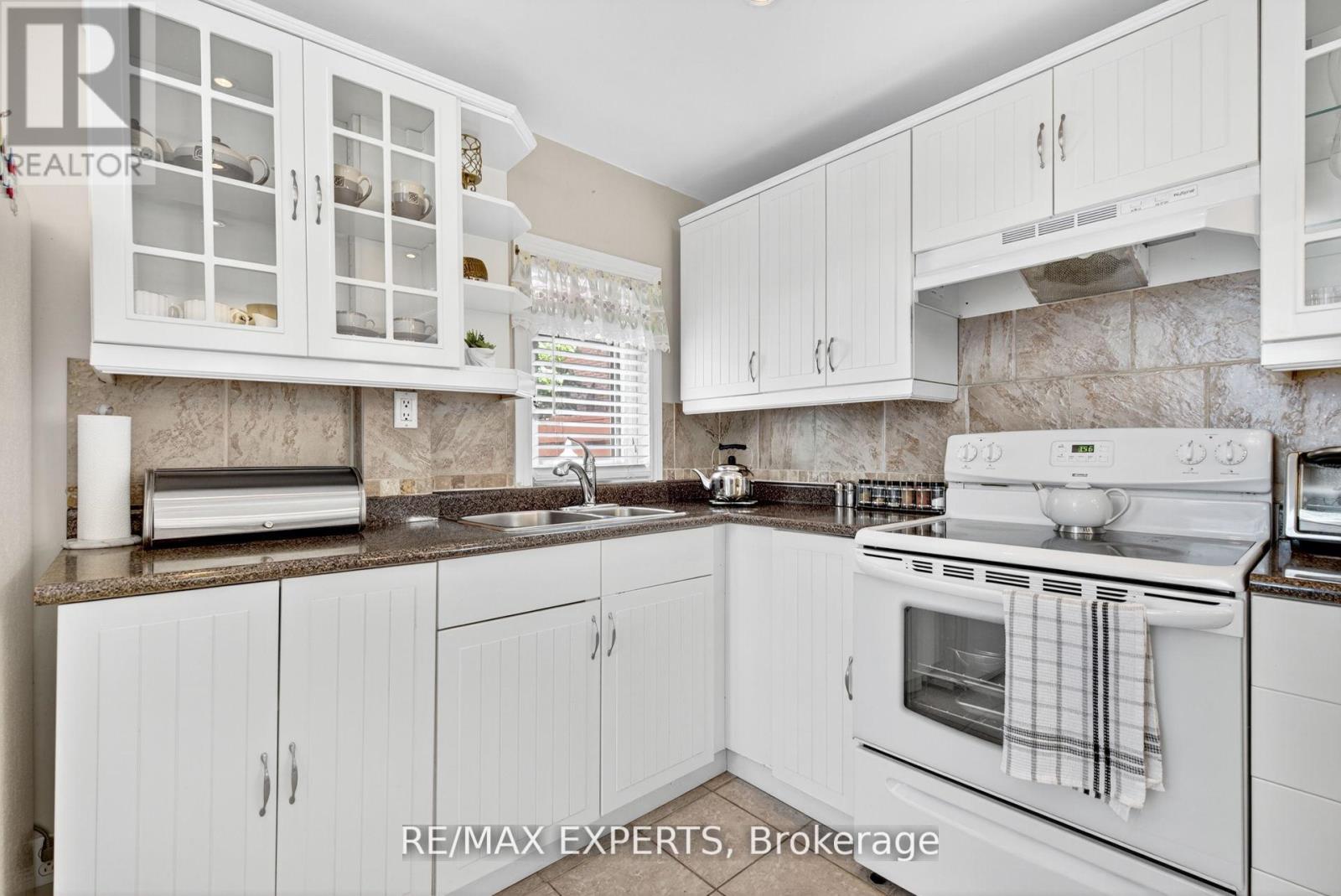 257 John Street, Toronto, Ontario  M9N 1K1 - Photo 16 - W12383513