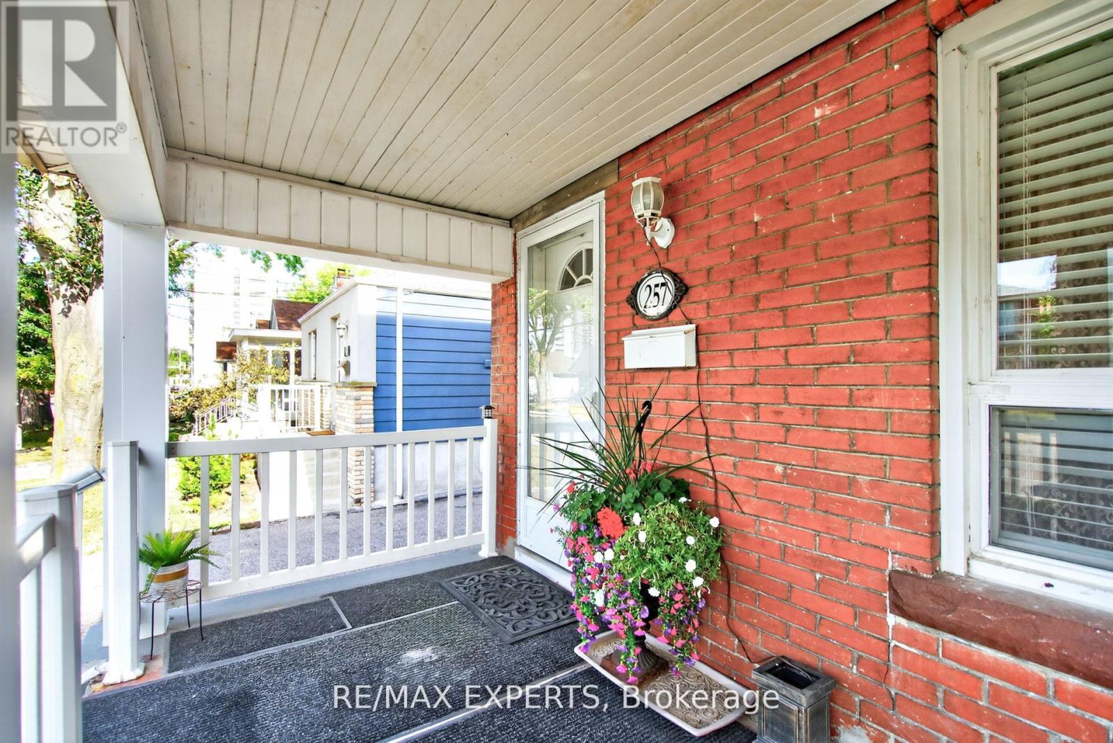 257 John Street, Toronto, Ontario  M9N 1K1 - Photo 4 - W12383513