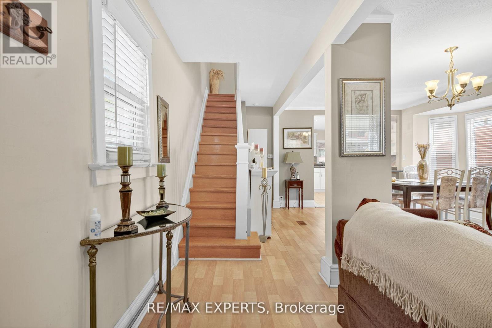 257 John Street, Toronto, Ontario  M9N 1K1 - Photo 6 - W12383513