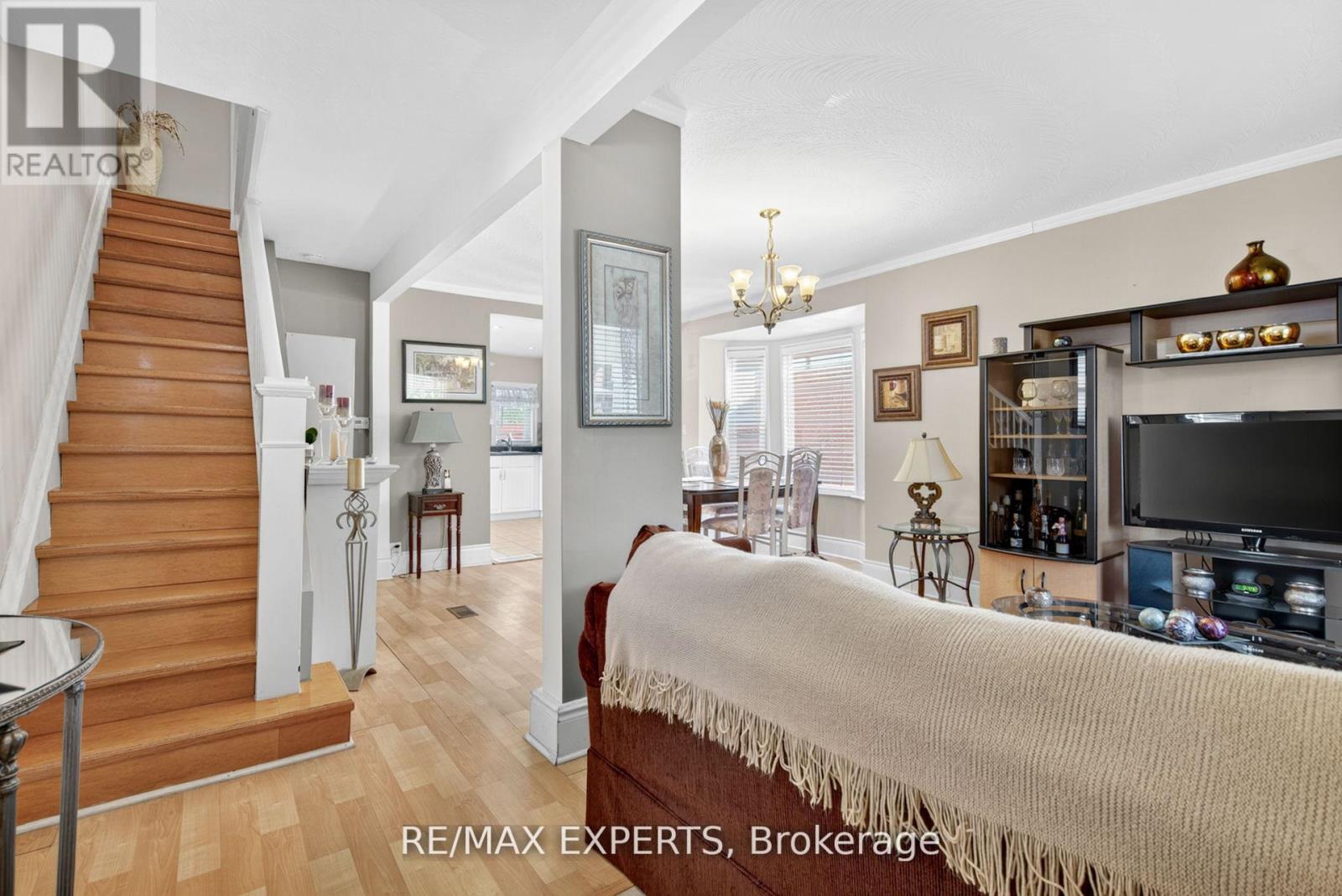 257 John Street, Toronto, Ontario  M9N 1K1 - Photo 7 - W12383513