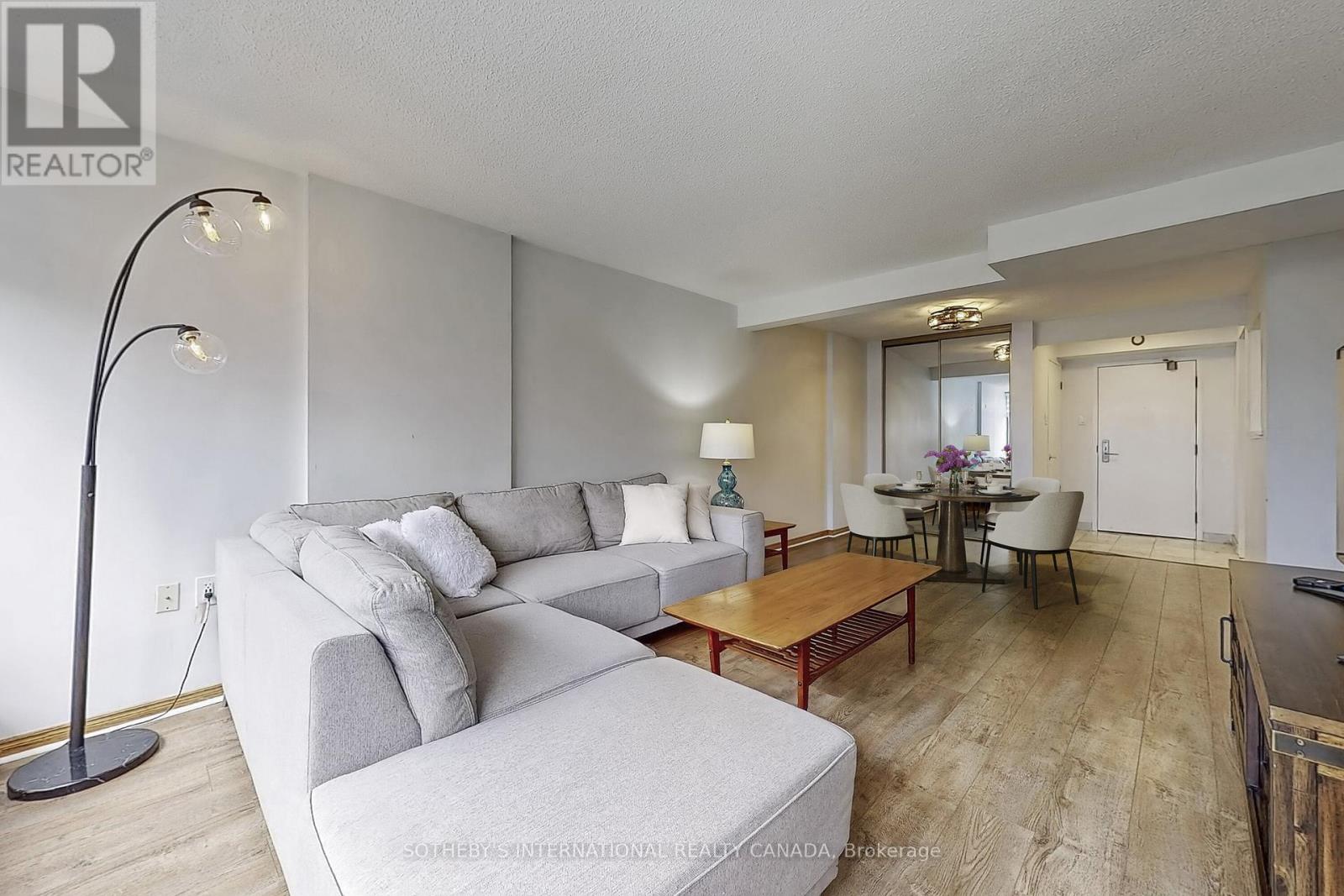 406 - 25 Fairview Road W, Mississauga, Ontario  L5B 3Y8 - Photo 3 - W12383521