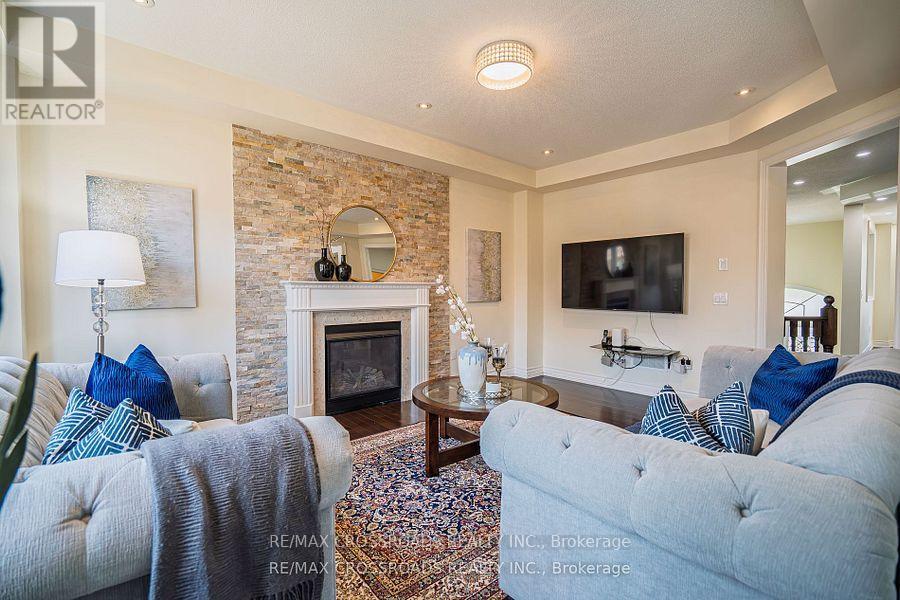 119 Russell Creek Drive, Brampton, Ontario  L6R 0B3 - Photo 15 - W12380595