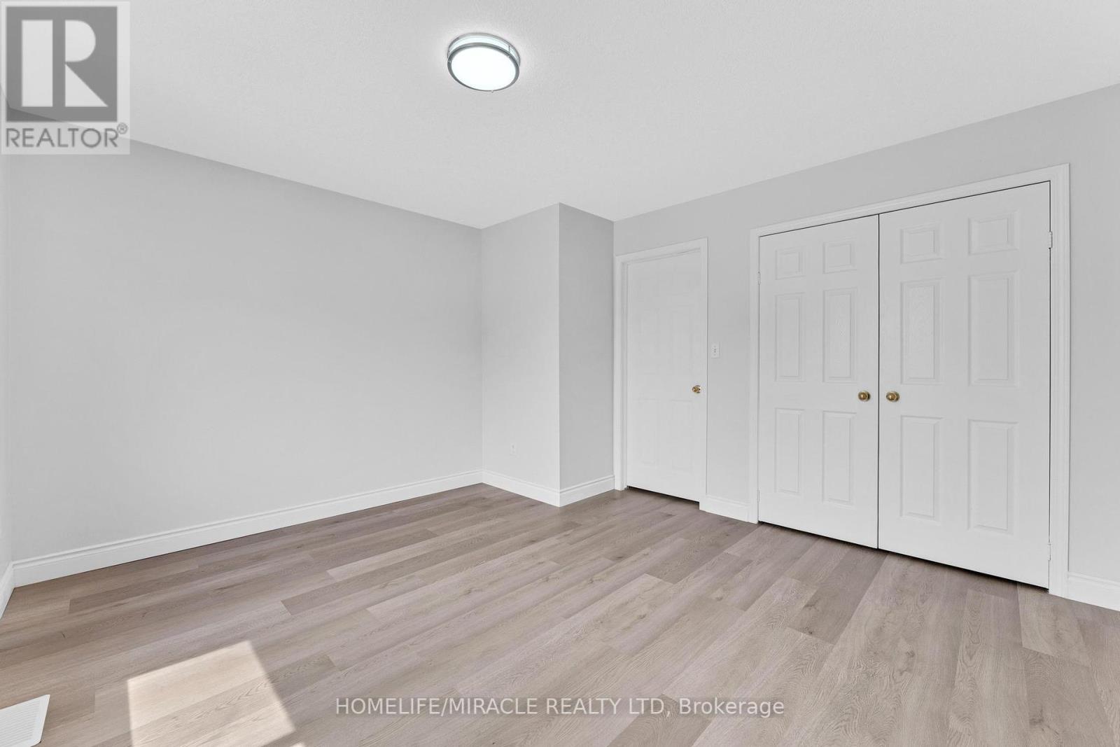 120 Jansen Avenue, Kitchener, Ontario  N2A 2L7 - Photo 21 - X12383556