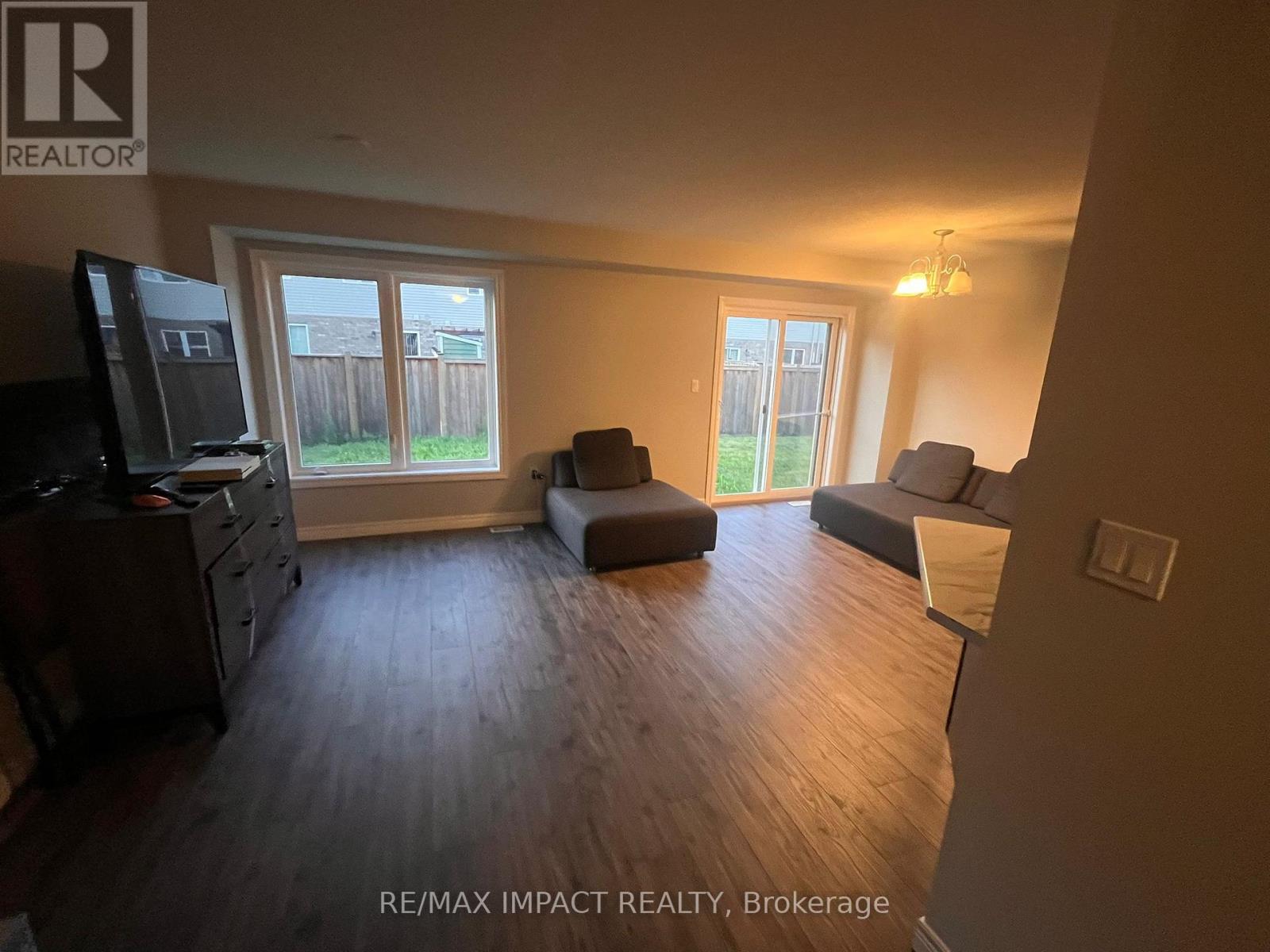 8 Cittadella Boulevard, Hamilton, Ontario  L0R 1P0 - Photo 2 - X12383560