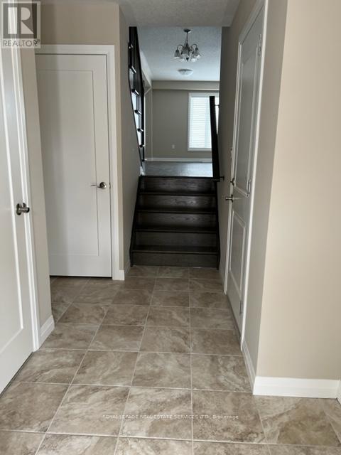 116 Laguna Village Crescent, Hamilton, Ontario  L0R 1P0 - Photo 2 - X12376531