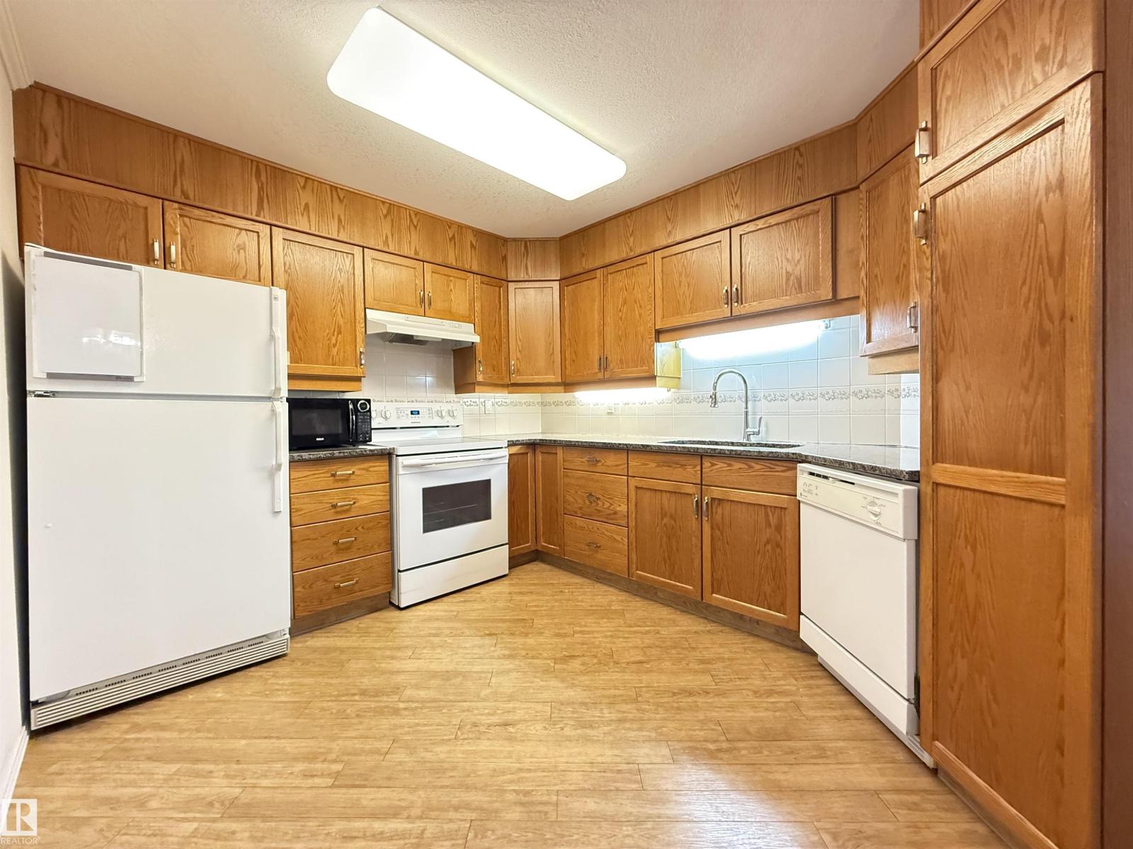 #302 8215 84 Av Nw, Edmonton, Alberta  T6C 4R2 - Photo 4 - E4456288
