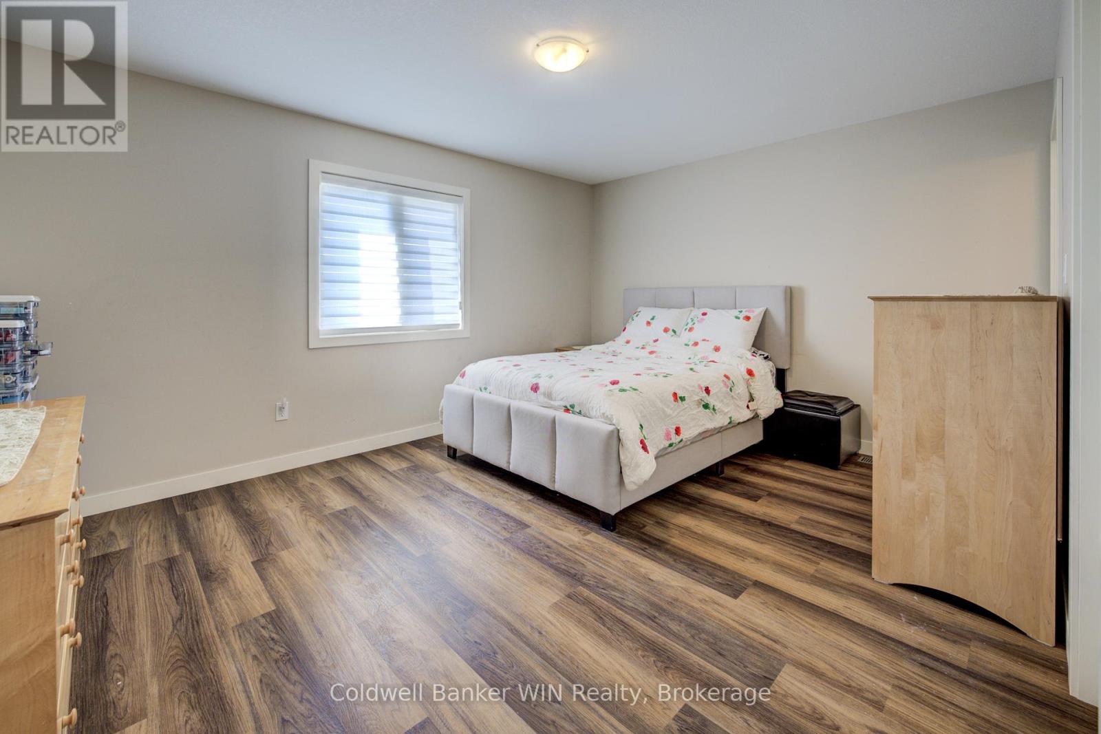 780 Waterloo Street, Wellington North, Ontario  N0G 2L3 - Photo 20 - X12383842