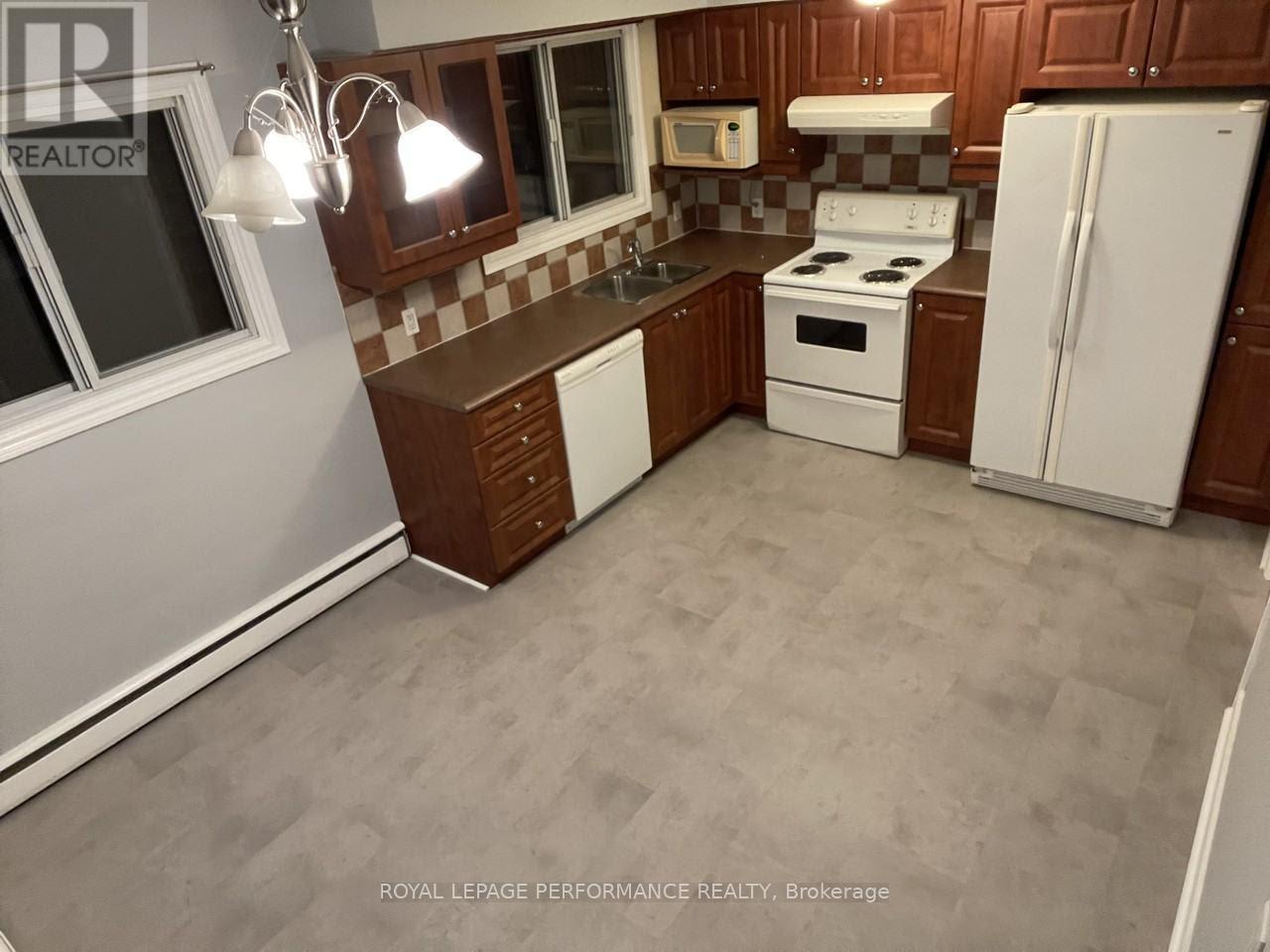 2 - 321 Lavergne Street, Ottawa, Ontario  K1L 5E2 - Photo 3 - X12383871