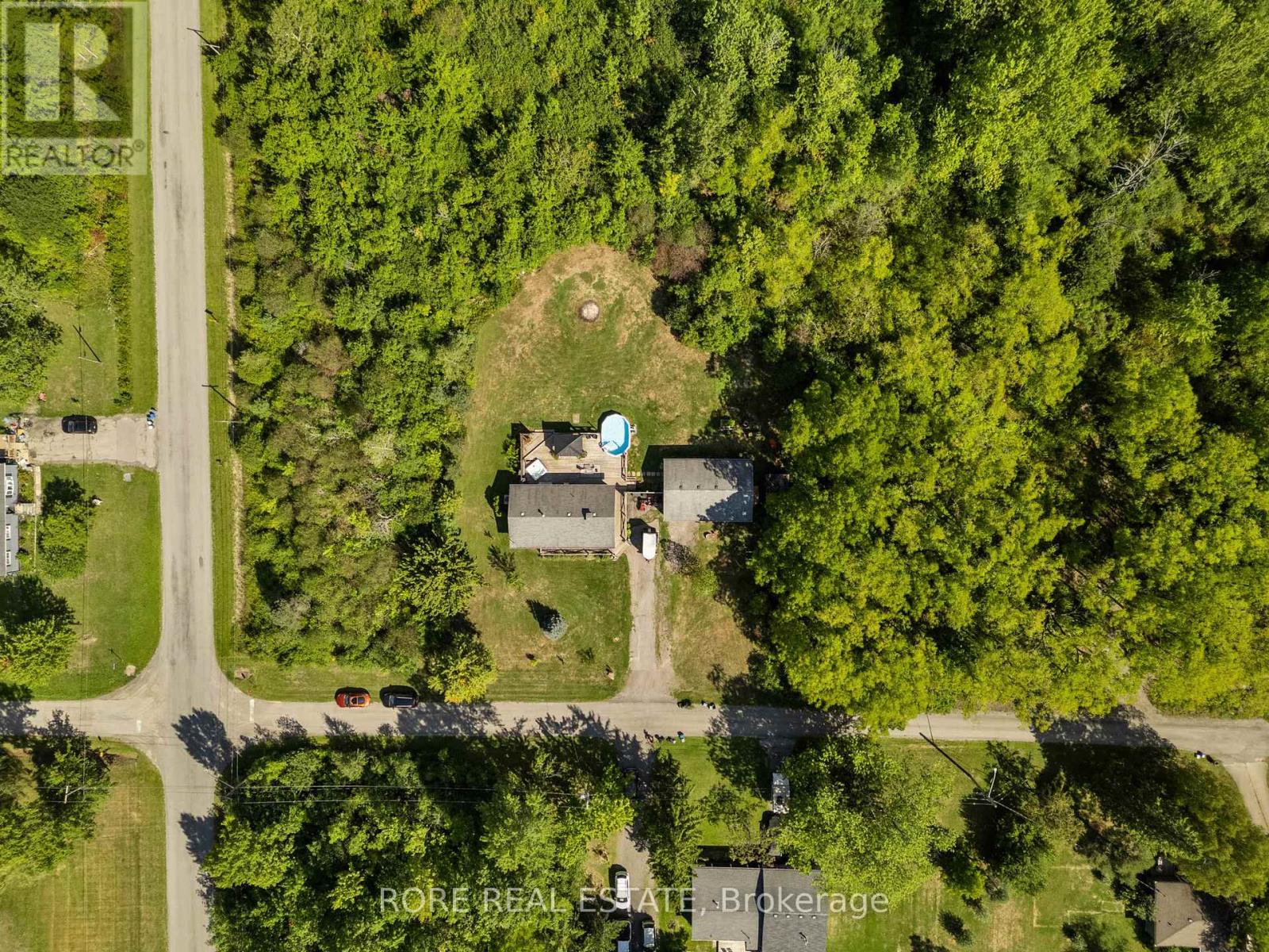 2858 Beach Avenue, Fort Erie, Ontario  L0S 1N0 - Photo 3 - X12383913