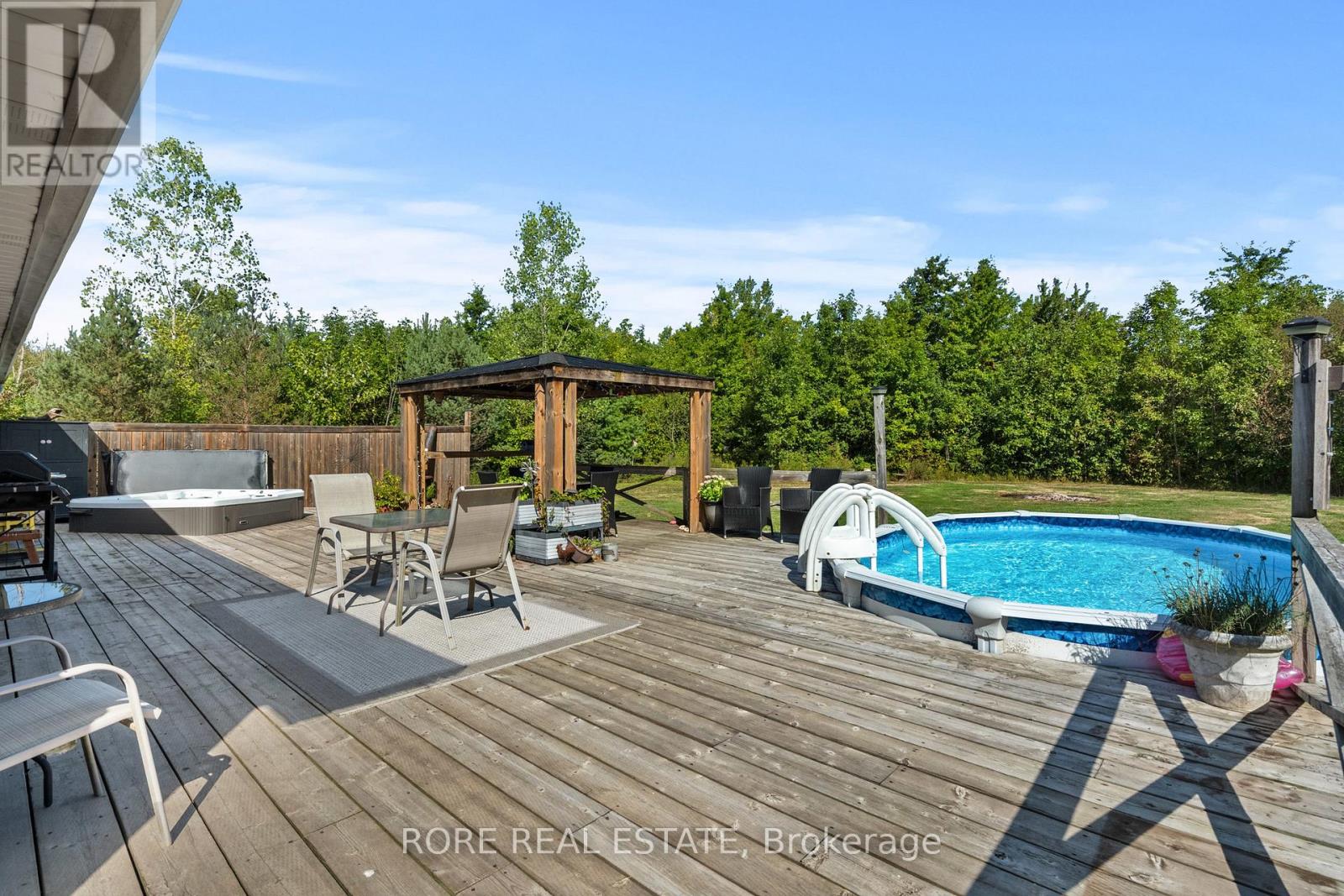 2858 Beach Avenue, Fort Erie, Ontario  L0S 1N0 - Photo 31 - X12383913