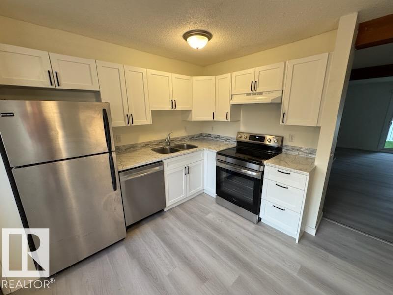 9 Grandin Woods Es, St. Albert, Alberta  T8N 2Y4 - Photo 5 - E4450706