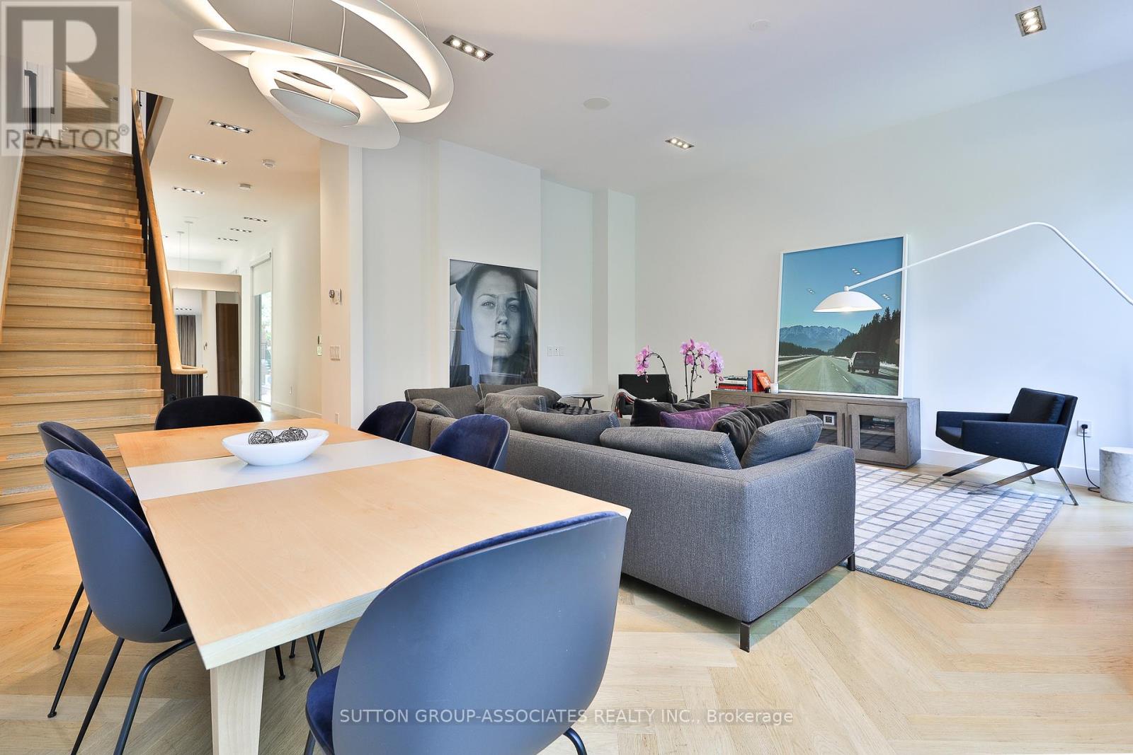 22 Mitchell Avenue, Toronto (Niagara), Ontario  M6J 1B9 - Photo 12 - C12383737